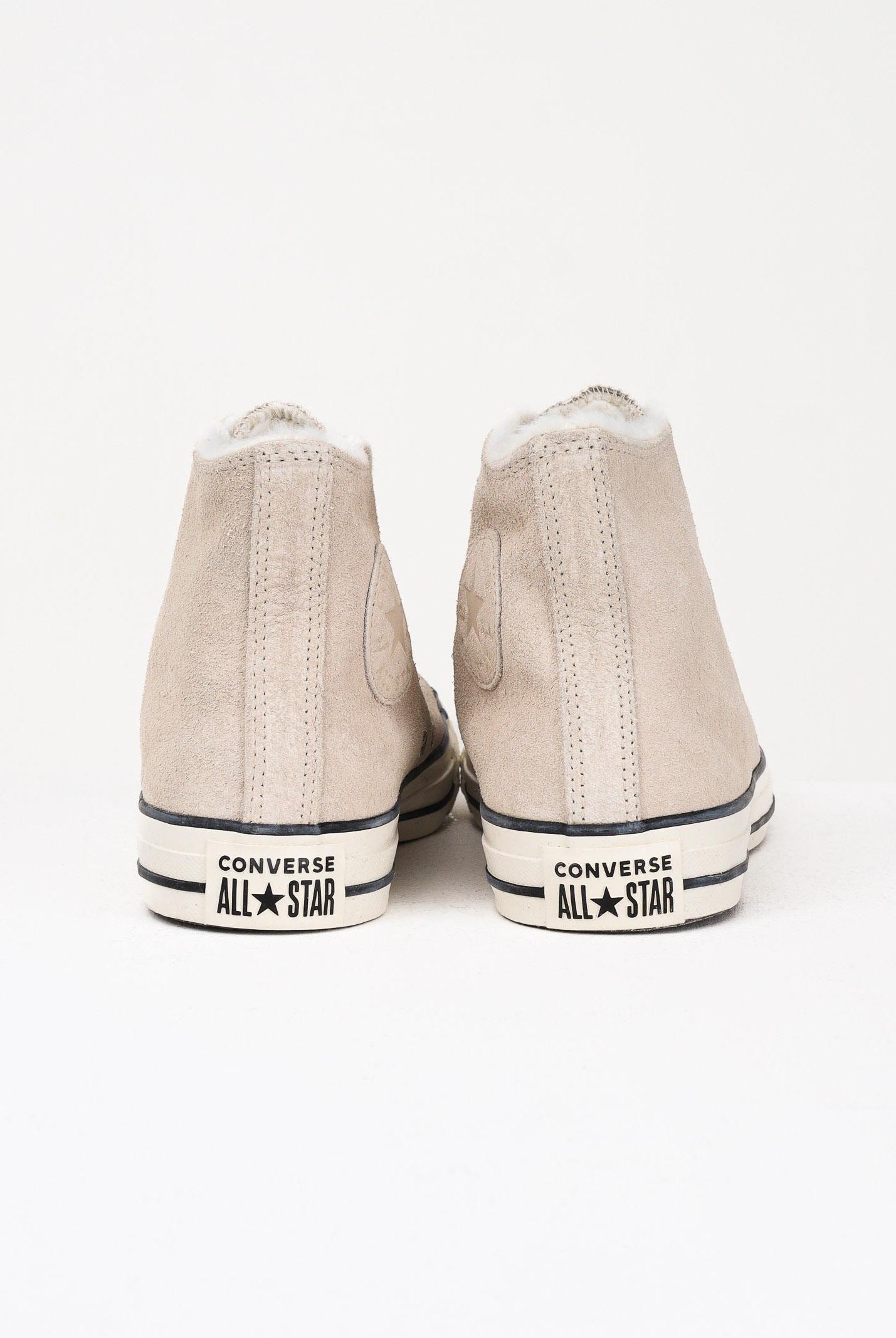 CONVERSE Sneakers Chuck Taylor All Star Cozy Suede beige per uomo e donna A17975C . CONVERSE
