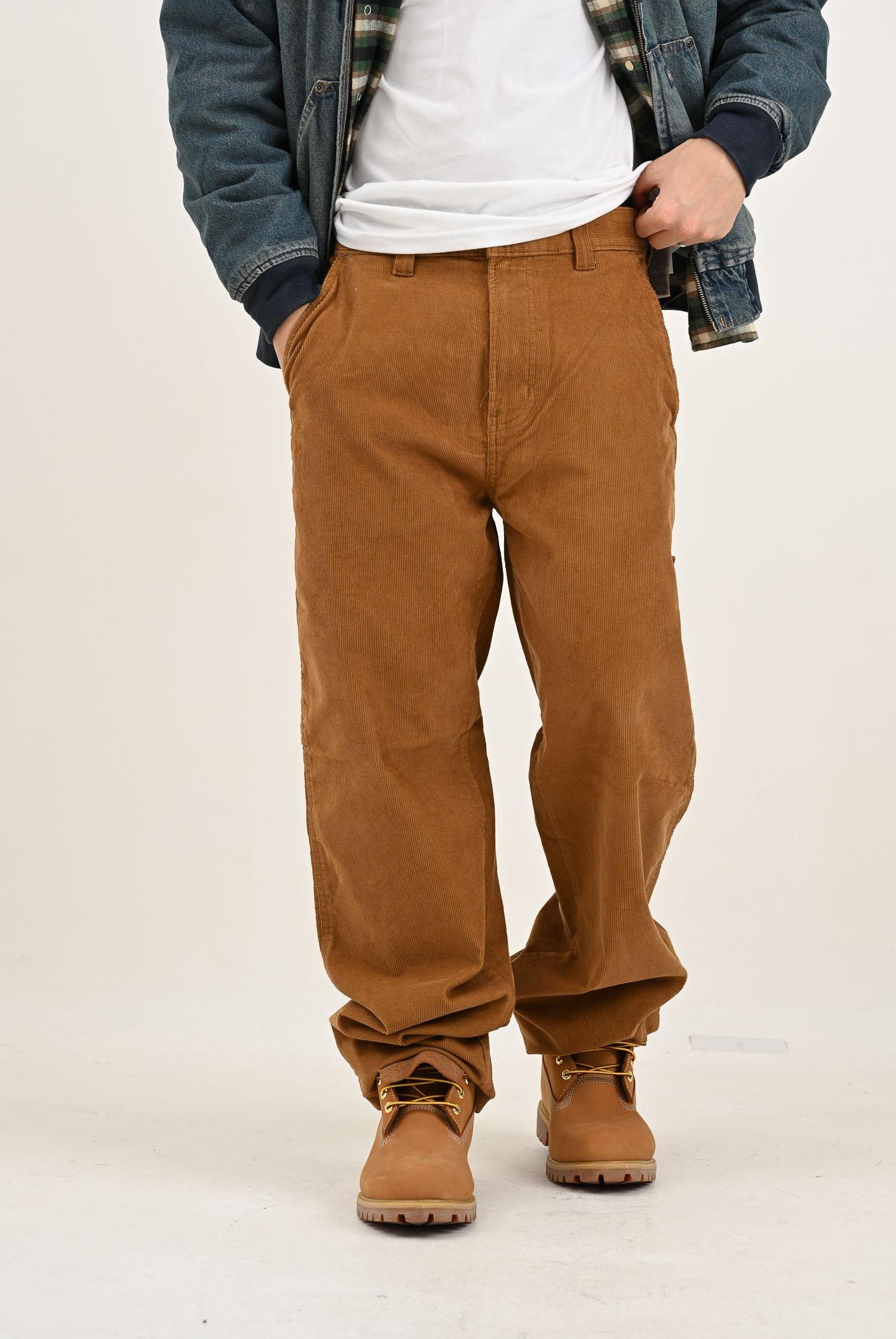 DICKIES pantaloni corduroy carpenter marrone in velluto da uomo a coste dalla vestibilità larga e dal taglio a gamba larga. DK0A863V0BD1 . DIckies