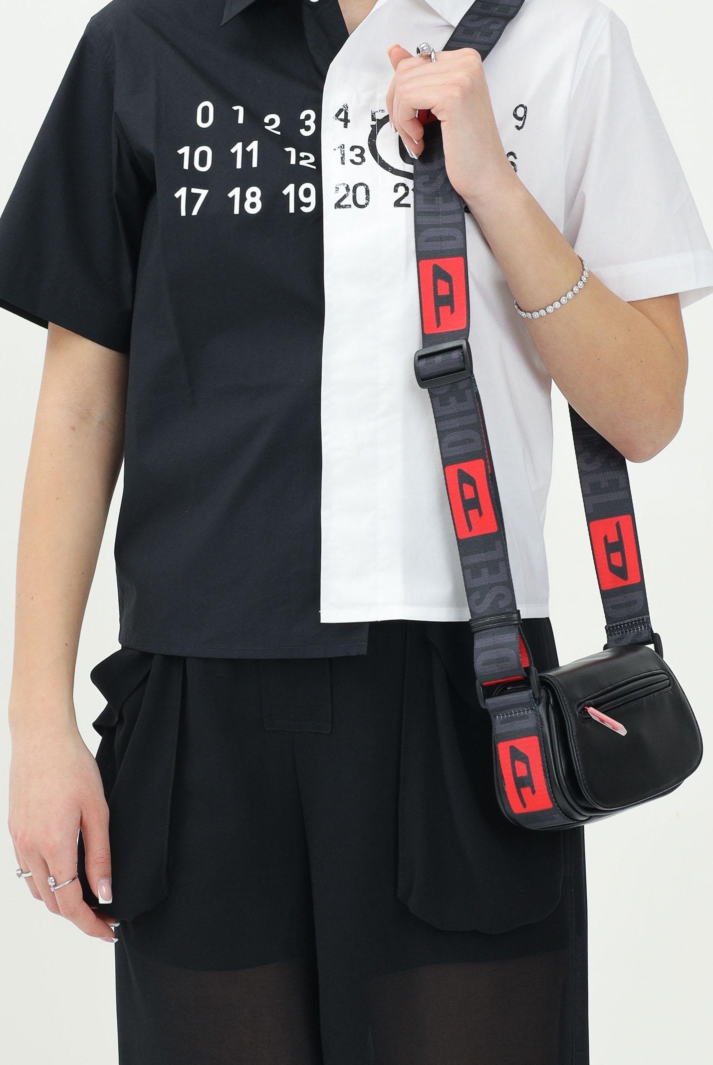 DIESEL Borsa a tracolla Crossbody nera da donna J02138PR525 T8013 DIESEL