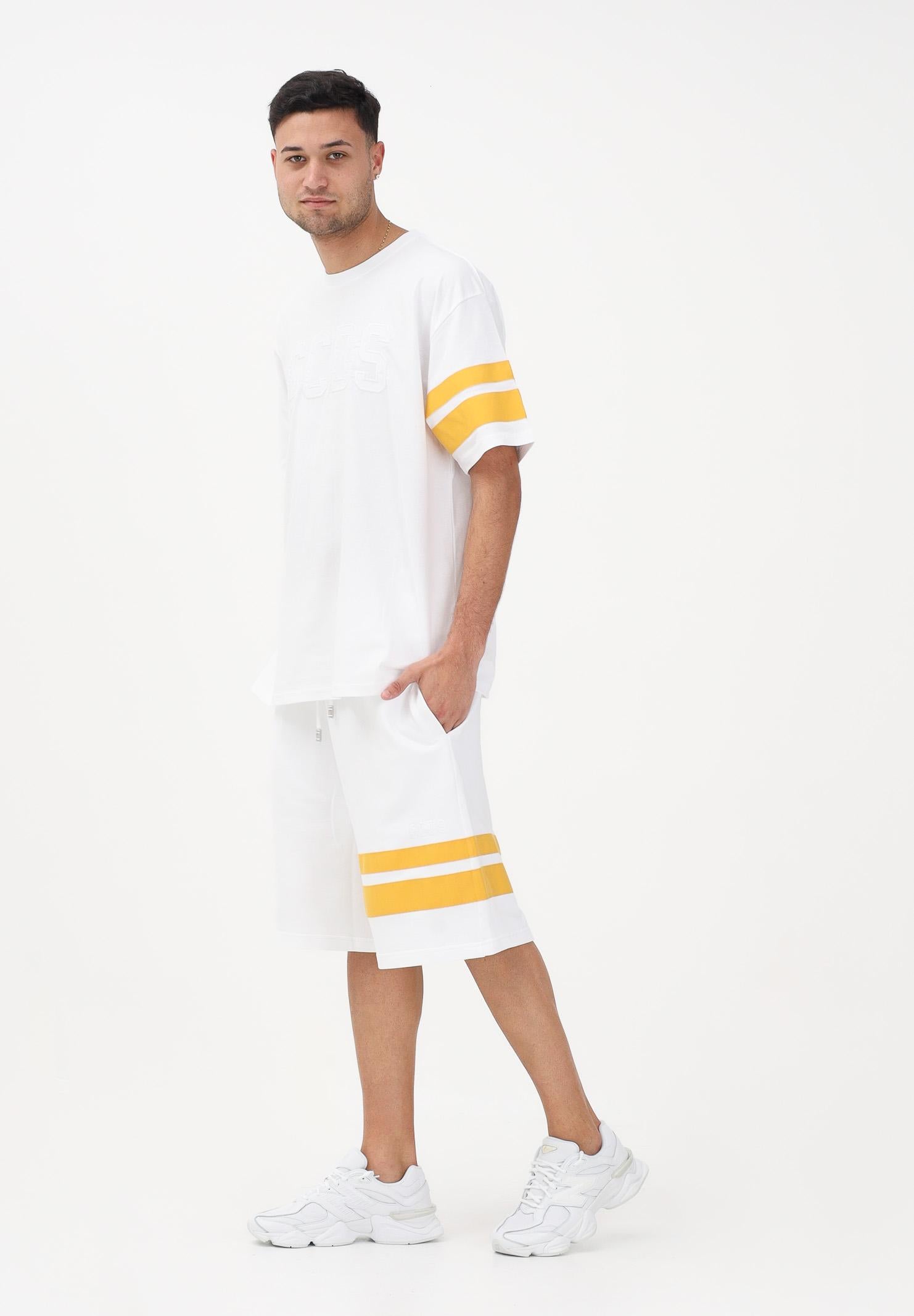 GCDS Shorts sportivo bianco per uomo e donna con dettagli a contrasto Z0MLQL229F004 100Y GCDS