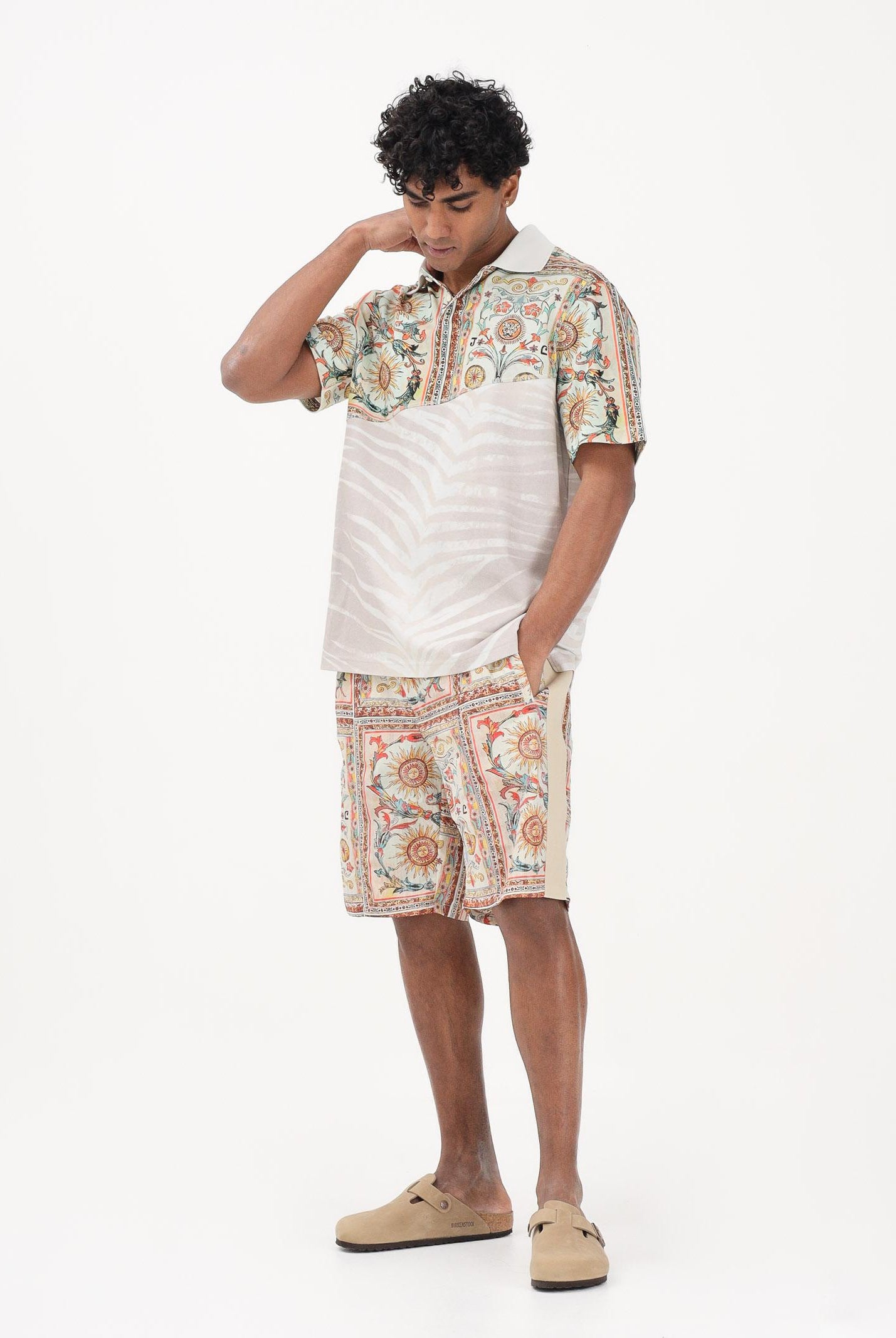 JUST CAVALLI Shorts beige da uomo con stampa ornamentale 80OAD334CQDP3 R85 JUST CAVALLI