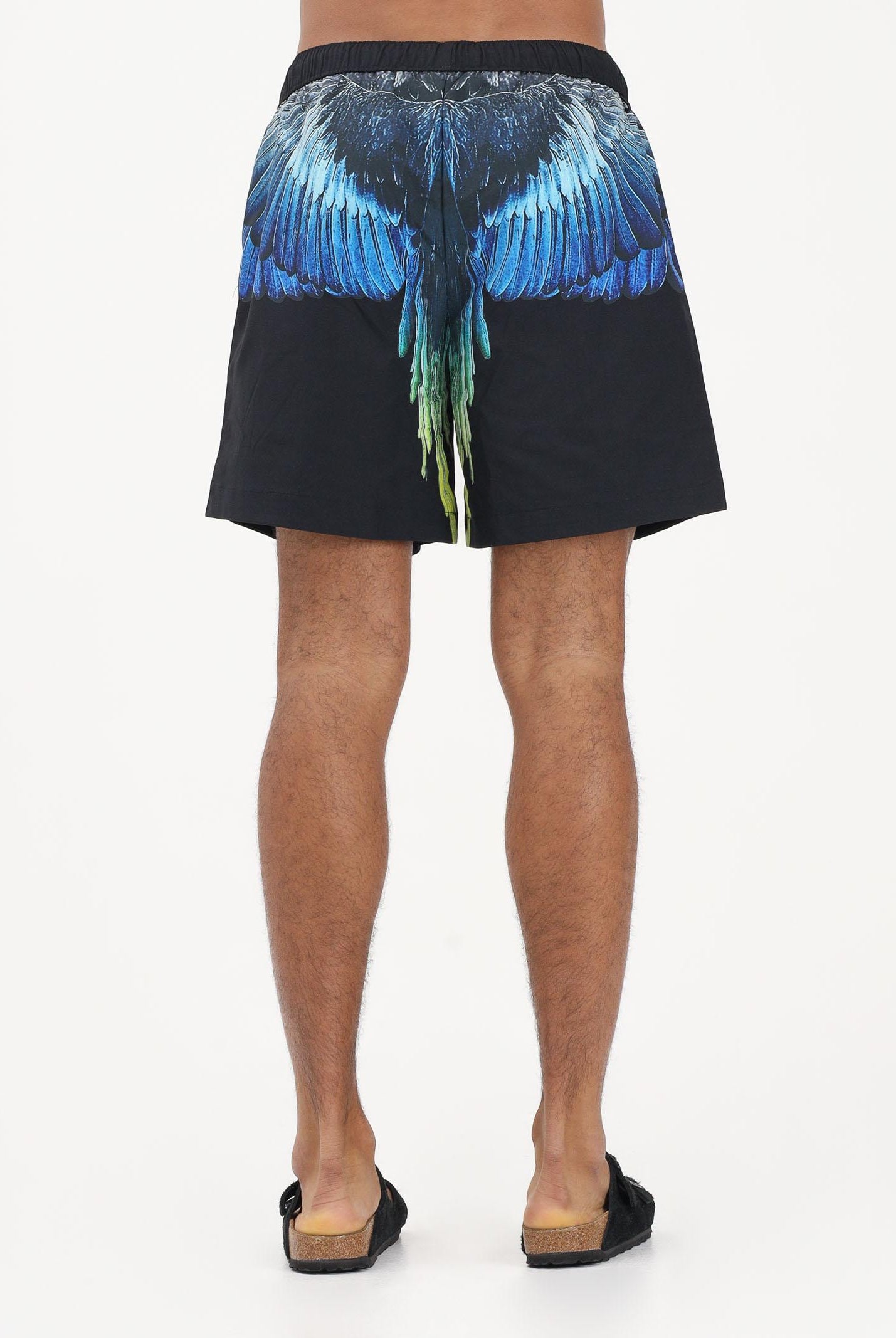 MARCELO BURLON COUNTY OF MILAN Shorts mare nero da uomo con stampa ali COMAS2606600895 . MARCELO BURLON COUNTY OF MILAN