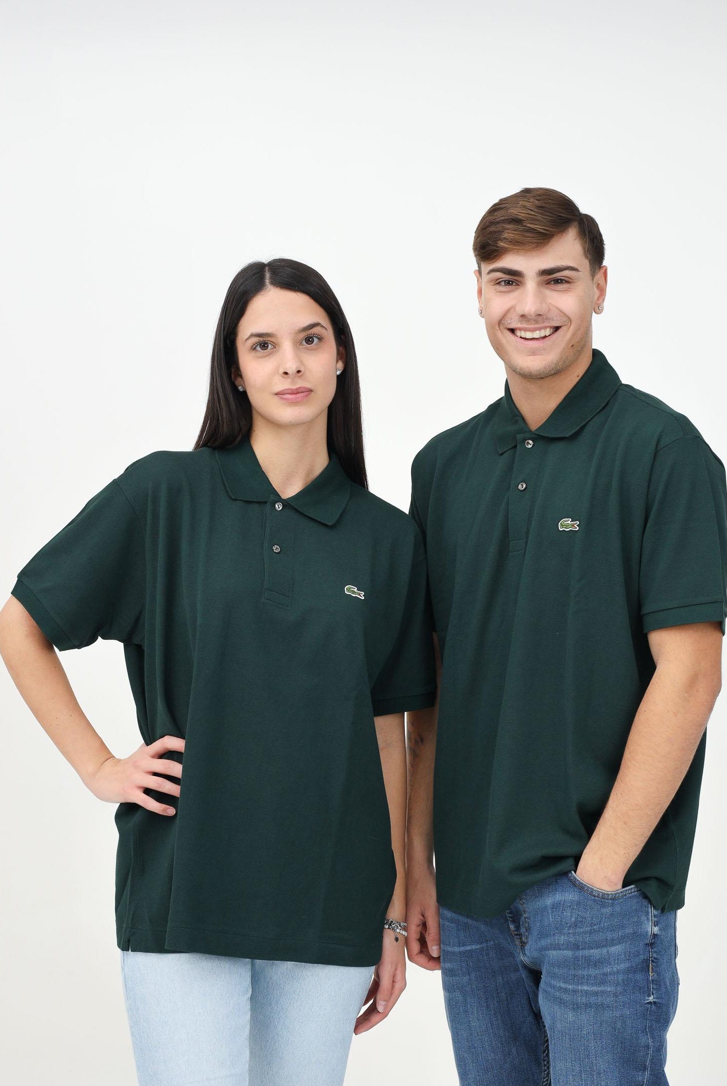 Polo verde per uomo e donna con patch logo 1212 YZP LACOSTE