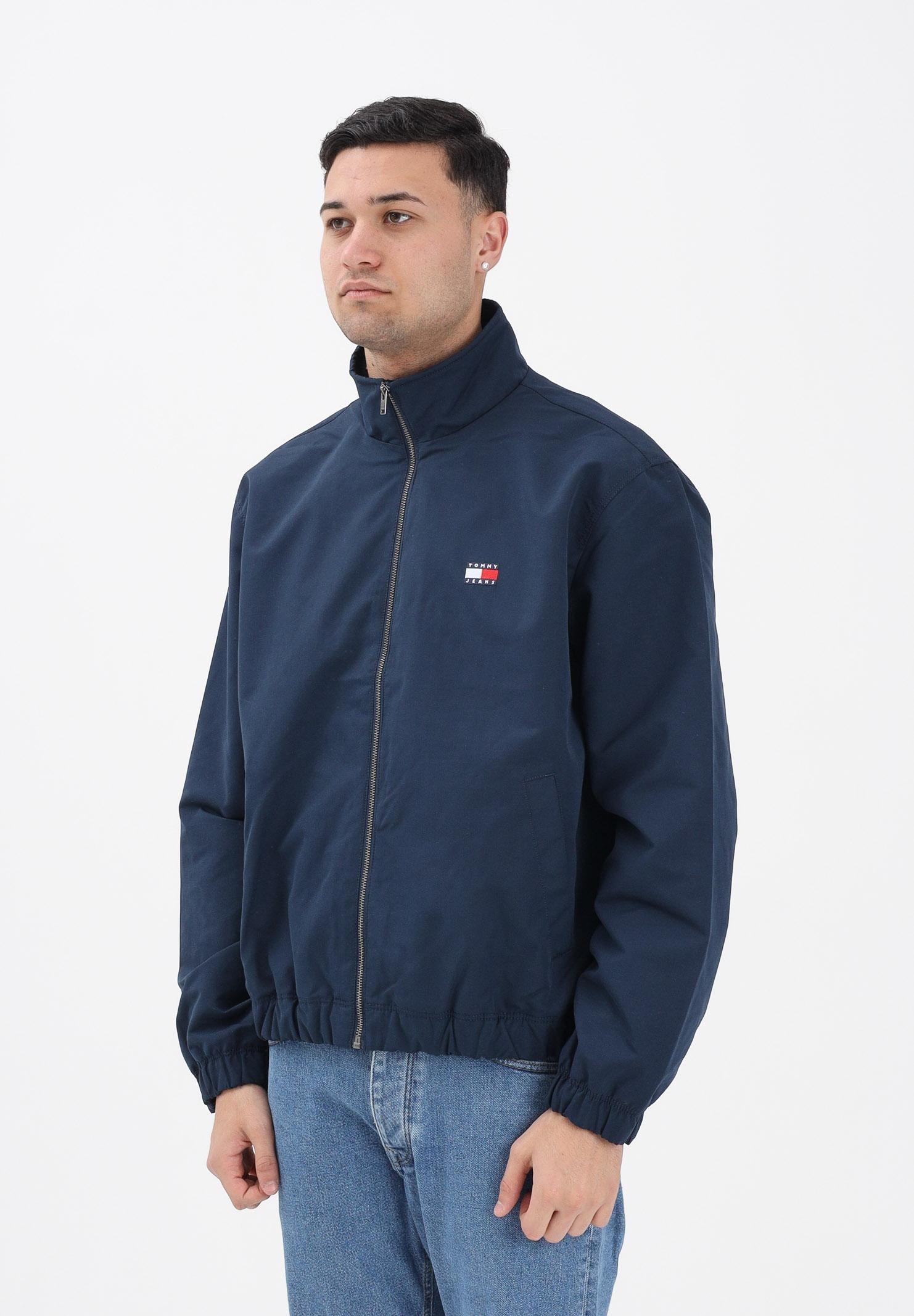 TOMMY JEANS Giacca a vento blu da uomo con logo DM0DM22720 C1G TOMMY JEANS