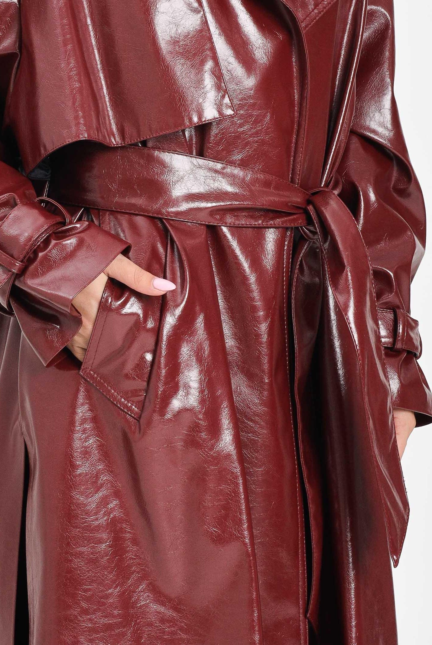 SIMONA CORSELLINI Trench effetto vinile in color bordeaux lucido da donna A25CPTH00101-C00026 V0752 SIMONA CORSELLINI