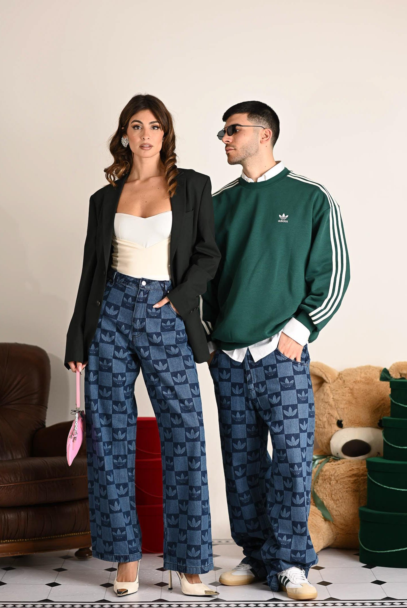 ADIDAS ORIGINALS Jeans Monogram All Over Print in denim medio da uomo JY2993 . ADIDAS ORIGINALS