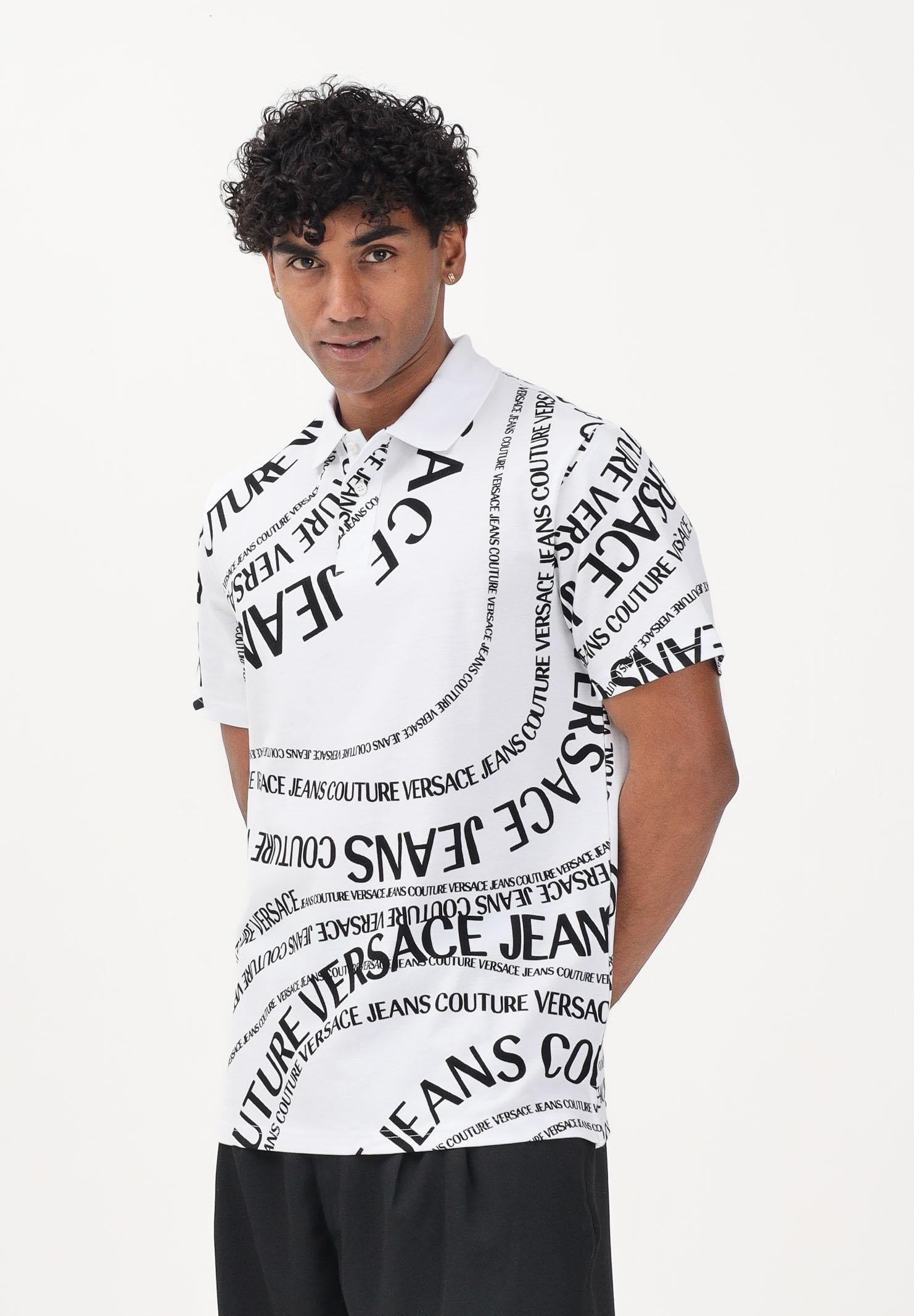 VERSACE JEANS COUTURE Polo a manica corta bianca da uomo con stampa Logomania 80GAG6R0JS556 L02 VERSACE JEANS COUTURE