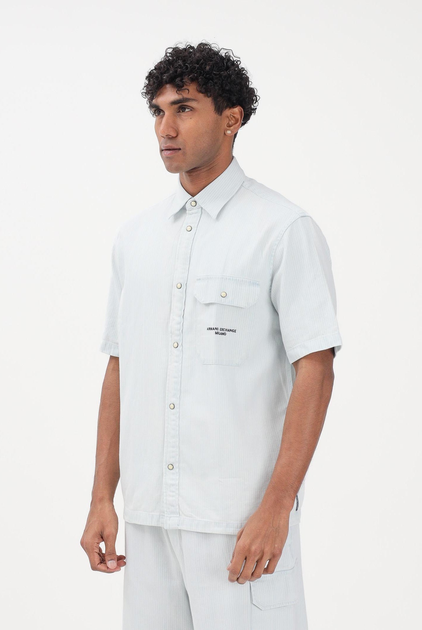 ARMANI EXCHANGE Camicia a manica corta celeste e bianca da uomo con motivo a righe XM002266AF22638 FB380 ARMANI EXCHANGE