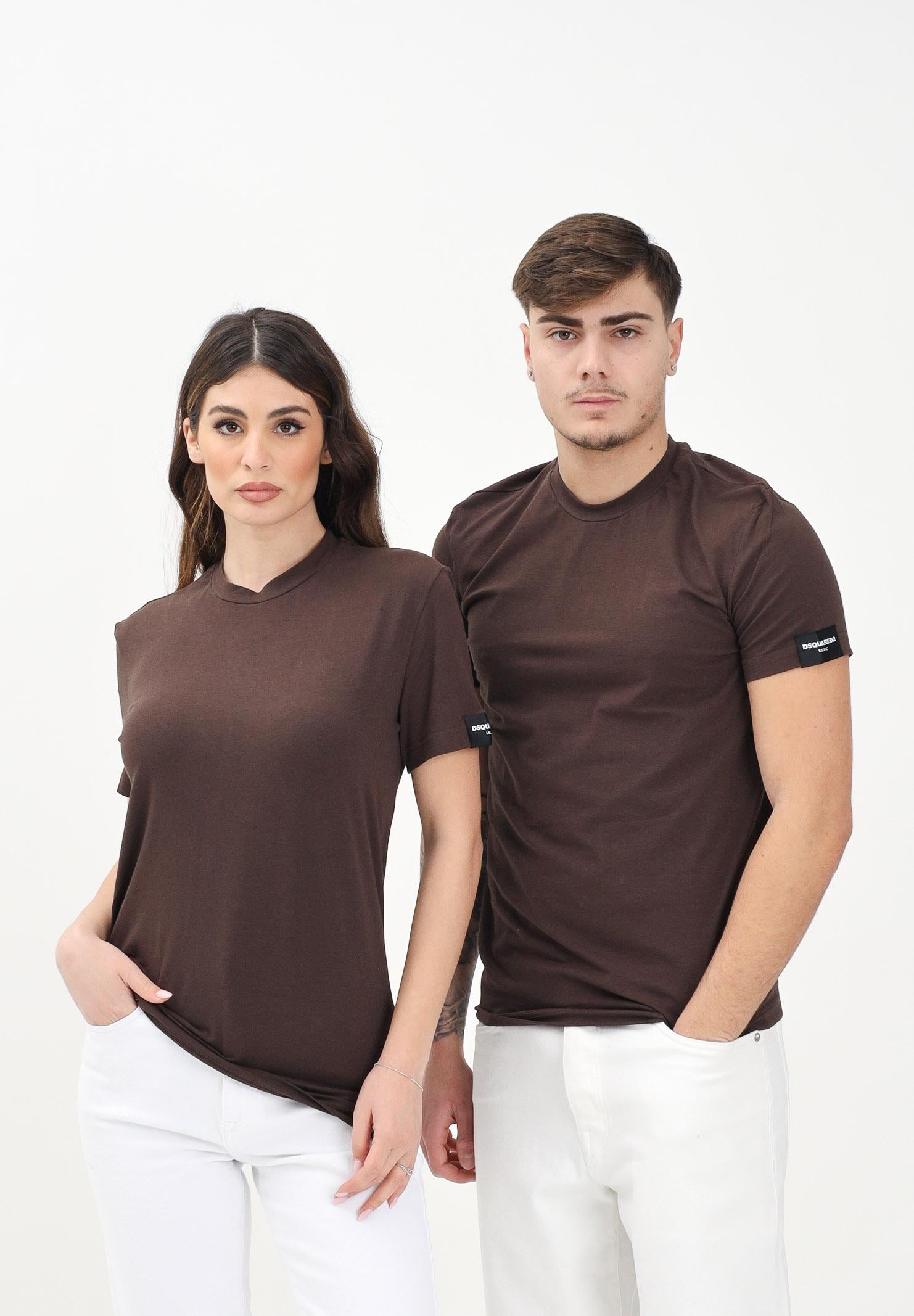 DSQUARED2 T-shirt a manica corta marrone per uomo e donna con patch logo D9M205720 217 DSQUARED2