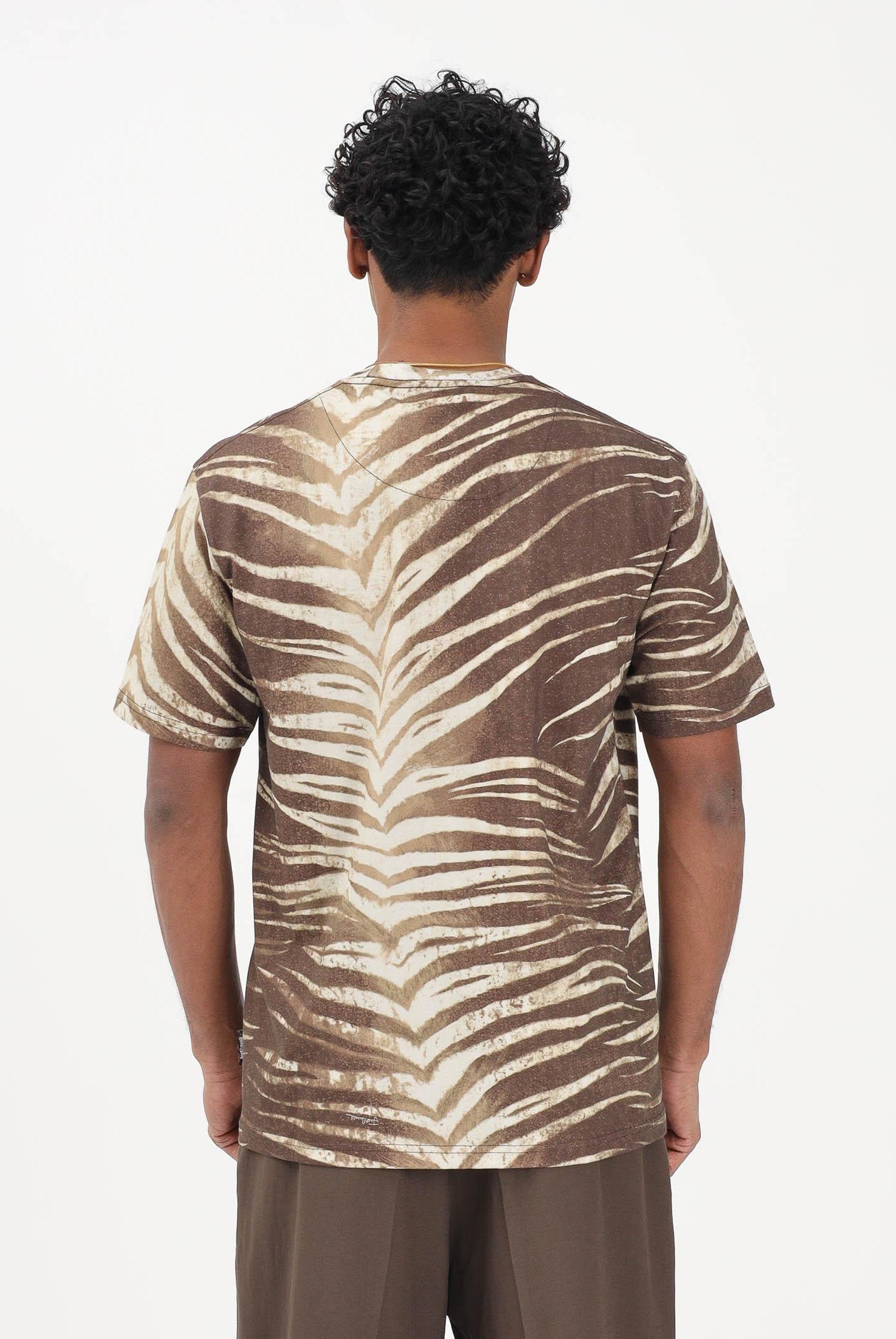 JUST CAVALLI T-shirt a manica corta beige e marrone da uomo con stampa ispirata a motivi naturali 80OAHE04CJ110 R83 JUST CAVALLI