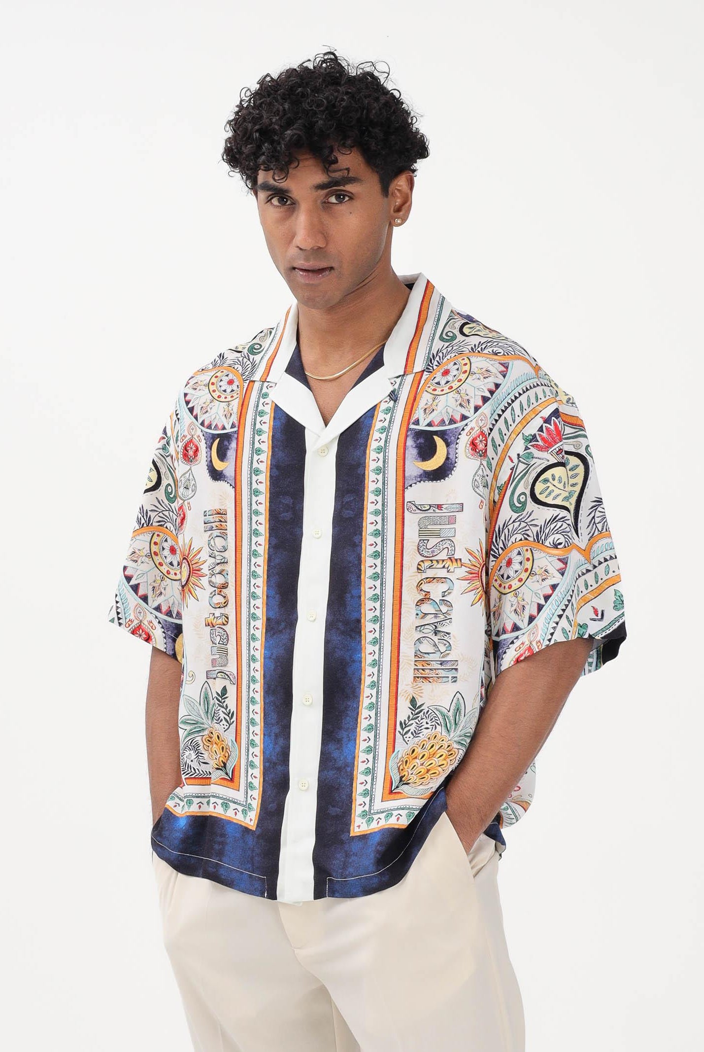 JUST CAVALLI Camicia a manica corta bianca da uomo con stampa grafica multicolor 80OALF04CNF05 004 JUST CAVALLI