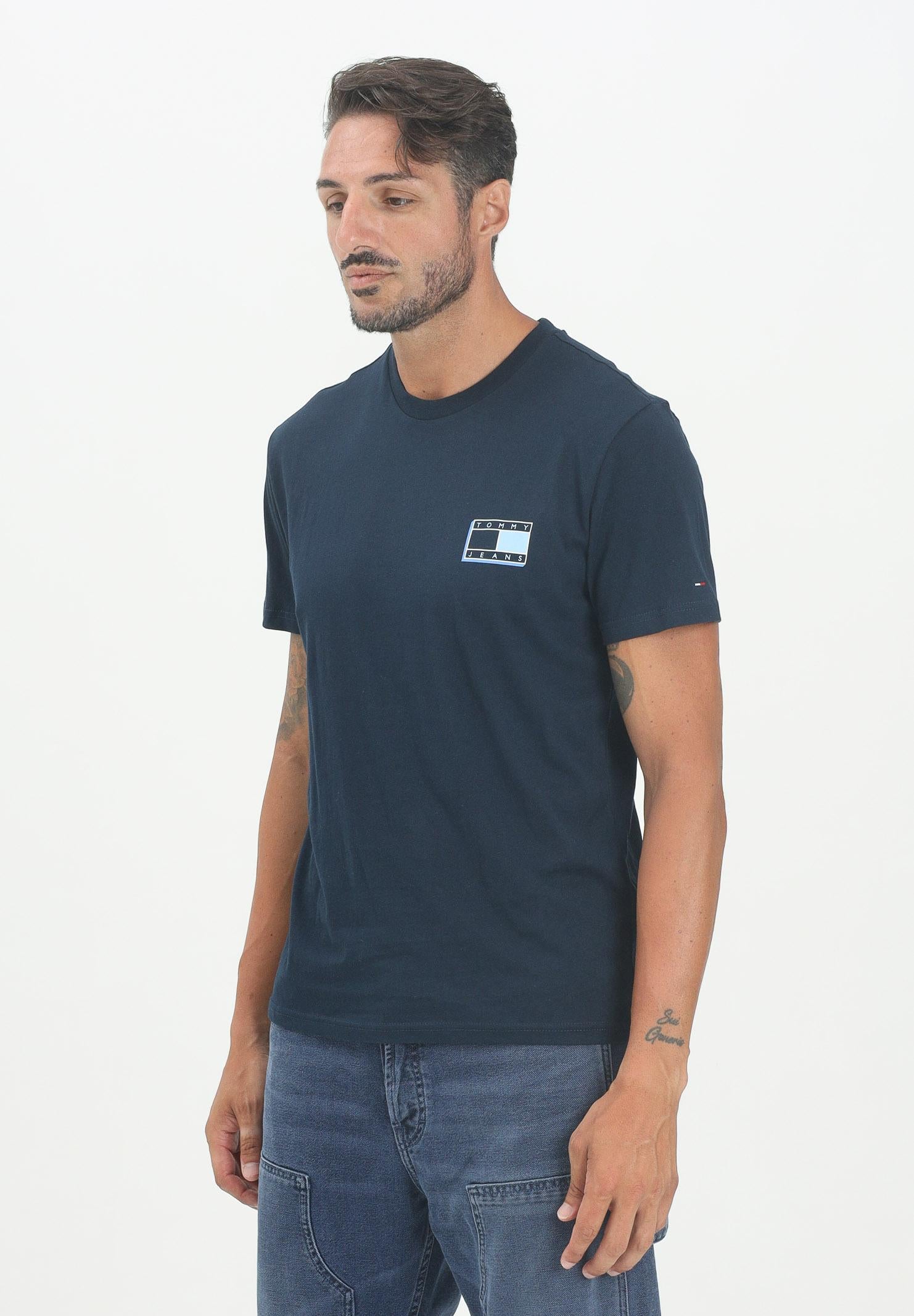 TOMMY JEANS T-shirt a manica corta blu da uomo con logo DM0DM21577C1G TOMMY JEANS