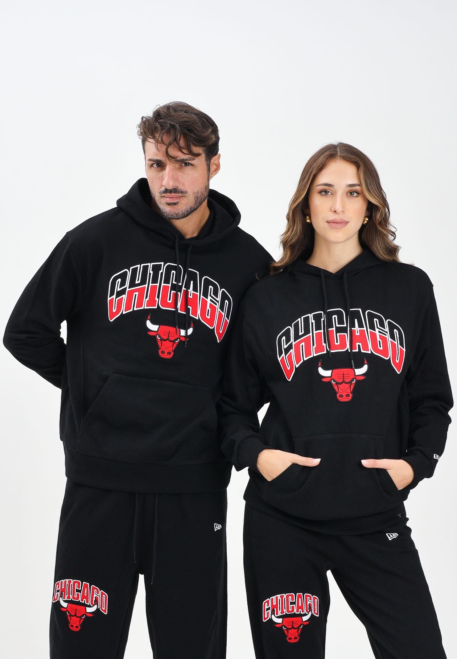 NEW ERA Felpa con cappuccio Oversized Chicago Bulls NBA Arch Graphic nera per uomo e donna 60684505 . NEW ERA