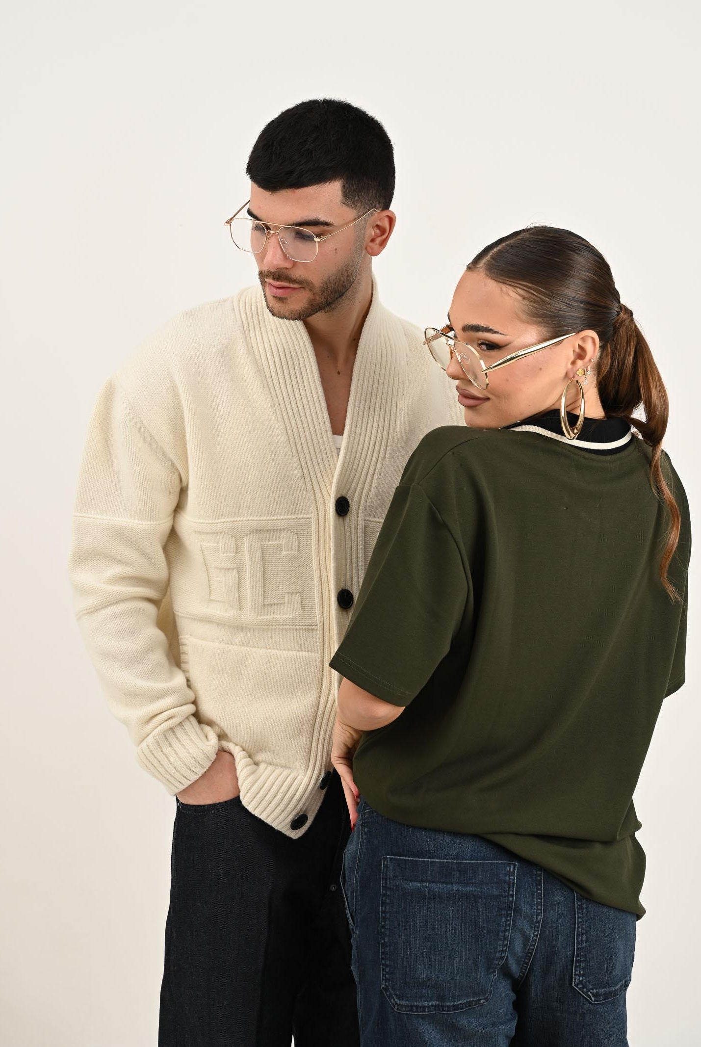 GCDS Cardigan panna per uomo e donna con logo B2CM1804KI8 15 GCDS