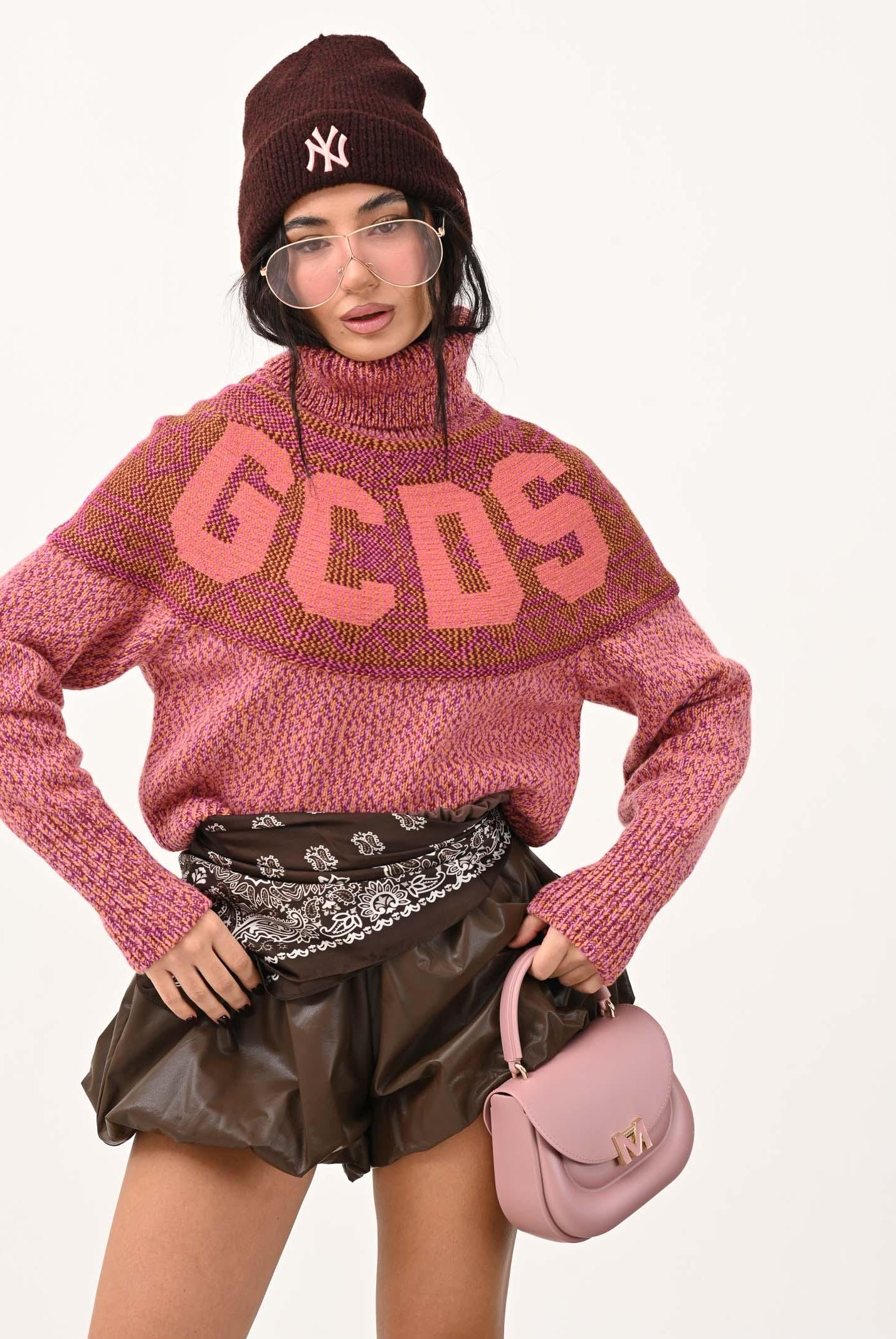 GCDS Maglione a collo alto rosa da donna con intarsio logo GCDS B2CW1603KJ3 42 GCDS