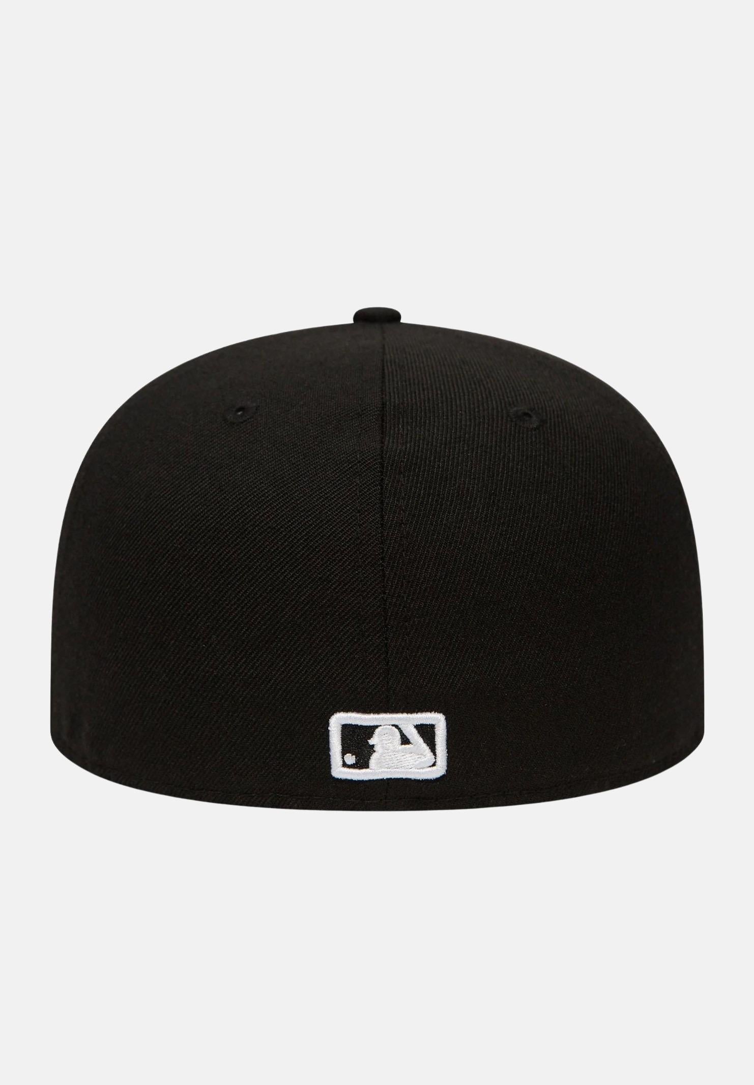 NEW ERA Cappello con visiera 59FIFTY Fitted New York Yankees Essential nera per uomo e donna 10003436 . NEW ERA