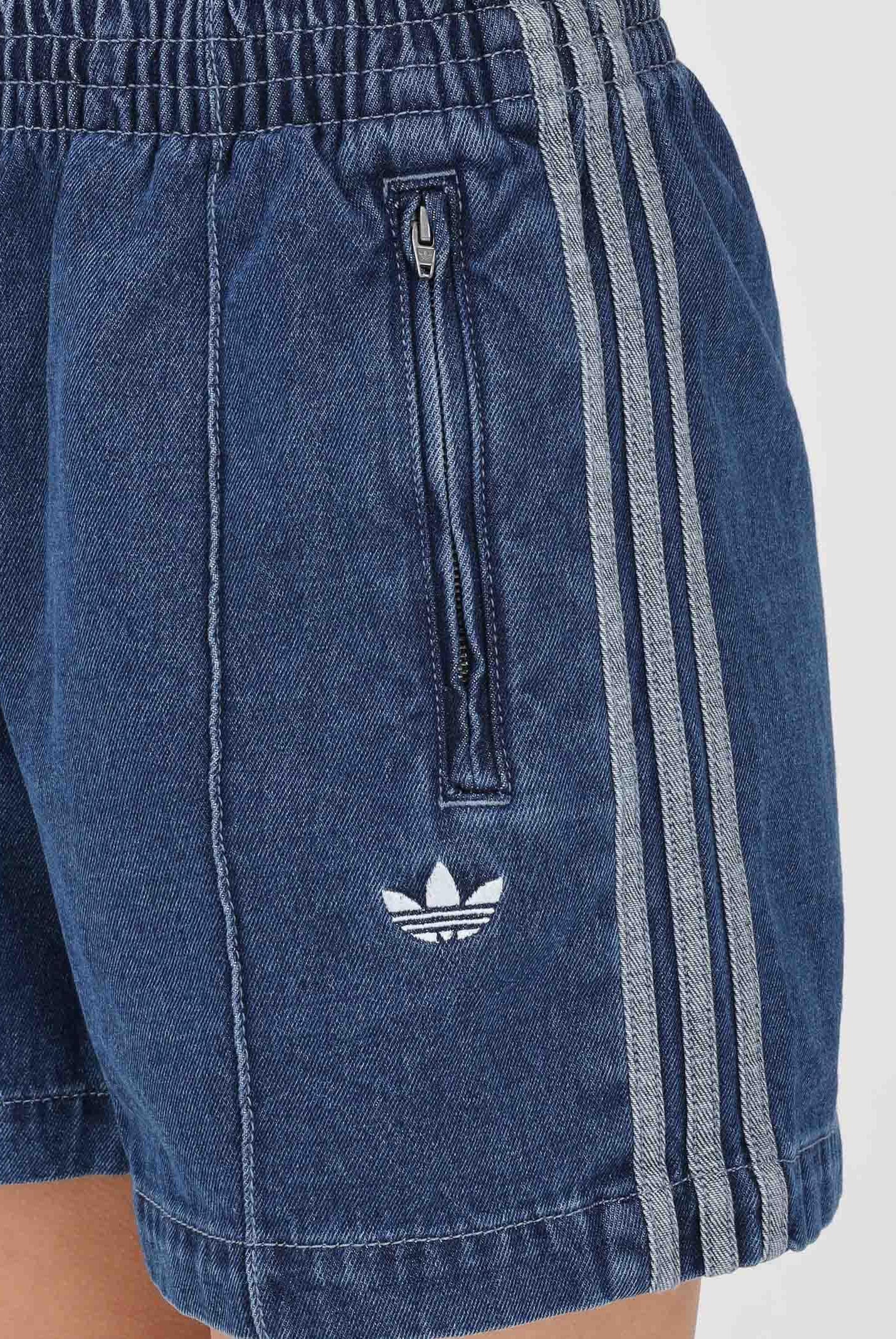 ADIDAS ORIGINALS Shorts Firebird in denim medio da donna JD2562 . ADIDAS ORIGINALS