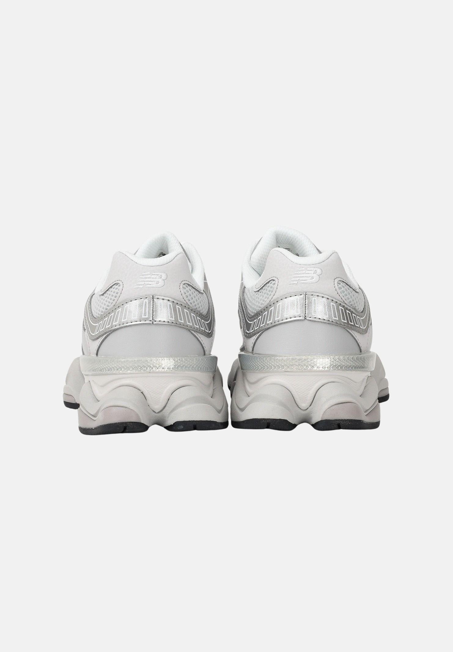 NEW BALANCE Sneakers 9060 argento da uomo U90606MU . NEW BALANCE