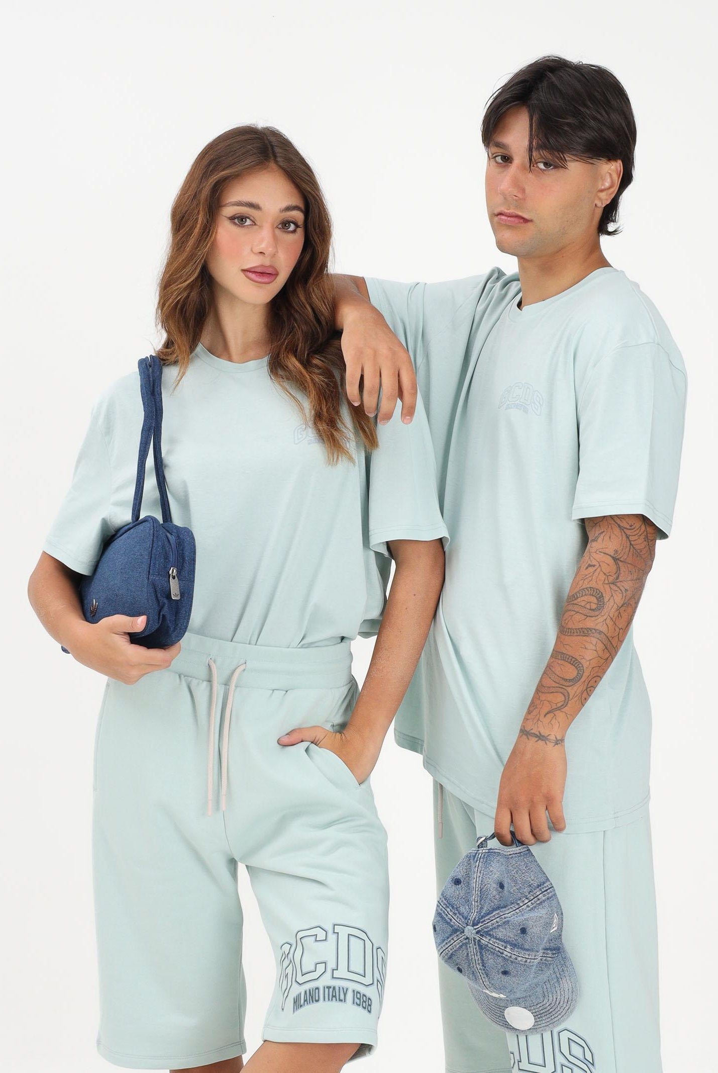 GCDS T-shirt a manica corta verde acqua per uomo e donna con stampa logo C1MEQC041J104 818G GCDS