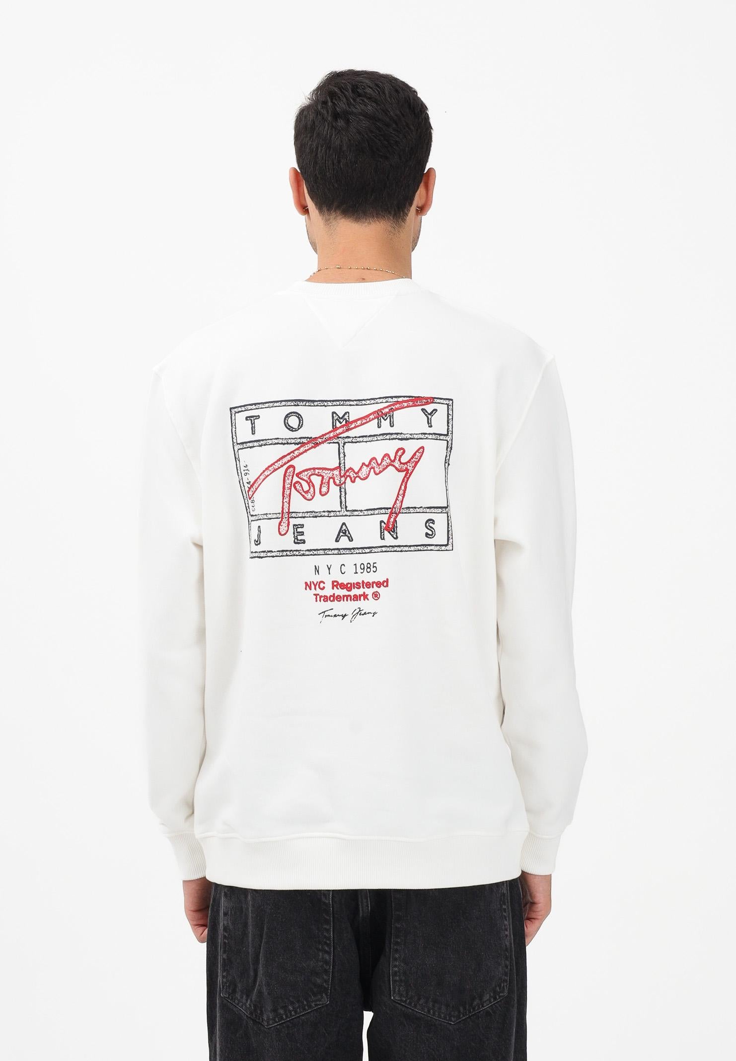 TOMMY JEANS Felpa girocollo bianca da uomo con stampa DM0DM22366 YBL TOMMY JEANS