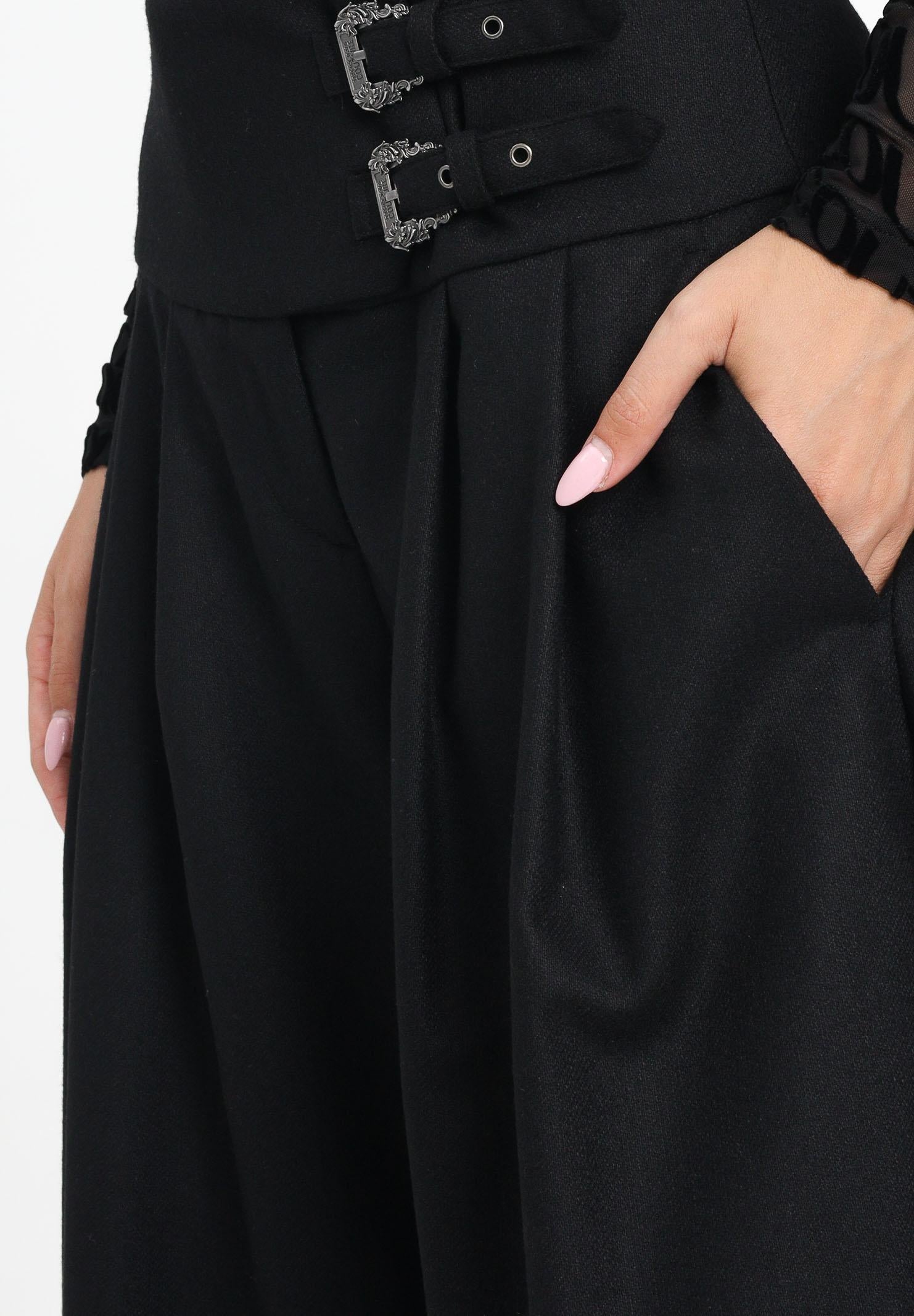 VERSACE JEANS COUTURE Bermuda nero da donna 79HAD102N0542 899 VERSACE JEANS COUTURE