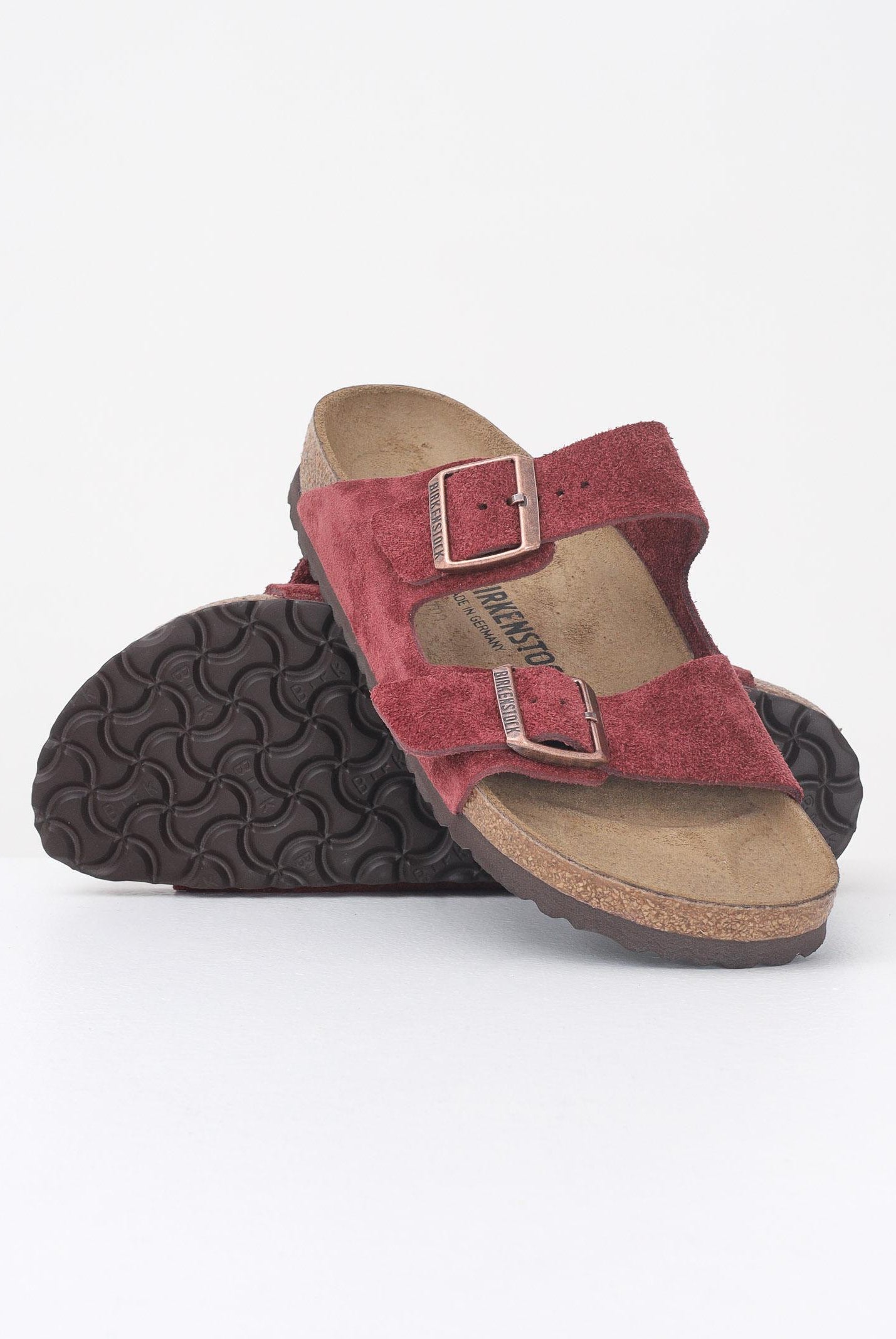 BIRKENSTOCK Ciabatte Arizona in pelle scamosciata bordeaux per uomo e donna 1028331 . BIRKENSTOCK
