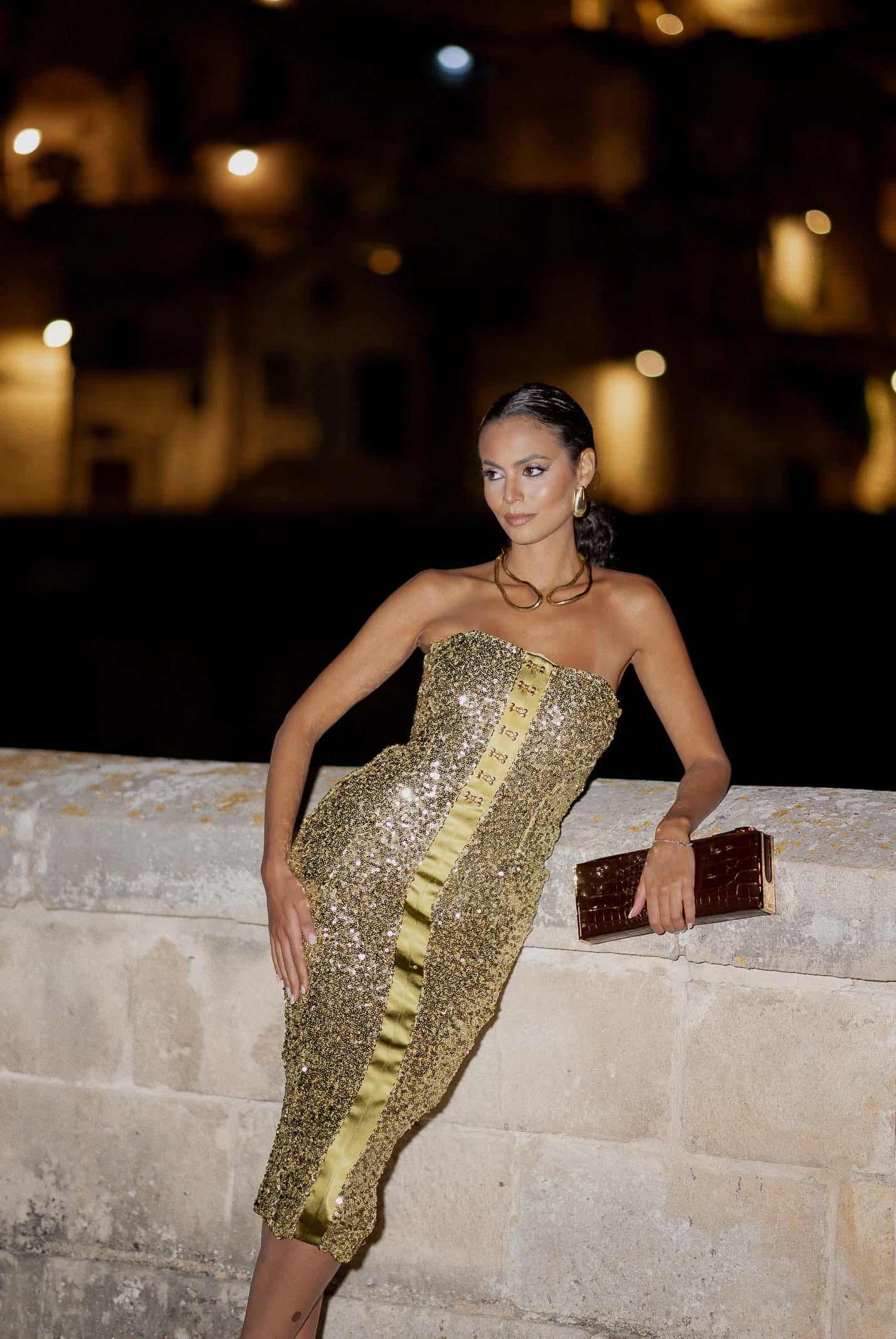 ELISABETTA FRANCHI Abito midi verde da donna completamente ricoperto di paillettes AB88357E2 EA9 ELISABETTA FRANCHI