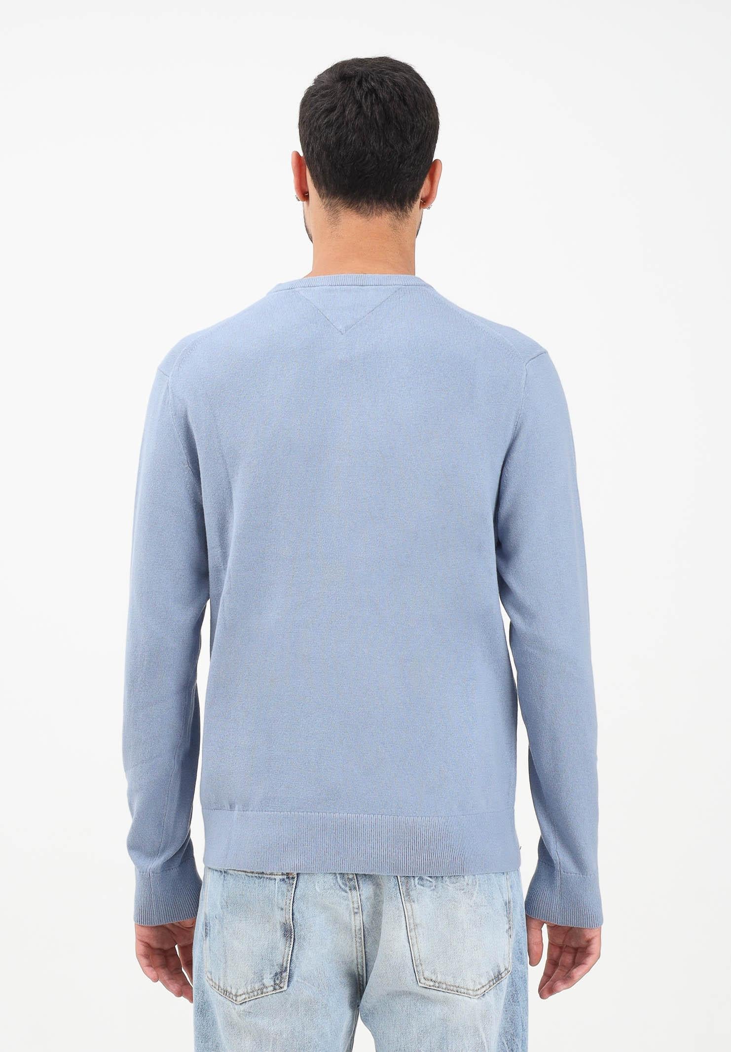 TOMMY HILFIGHER Maglioncino girocollo azzurro da uomo con ricamo bandierina Tommy Hilfigher MW0MW28046C2B . TOMMY HILFIGER