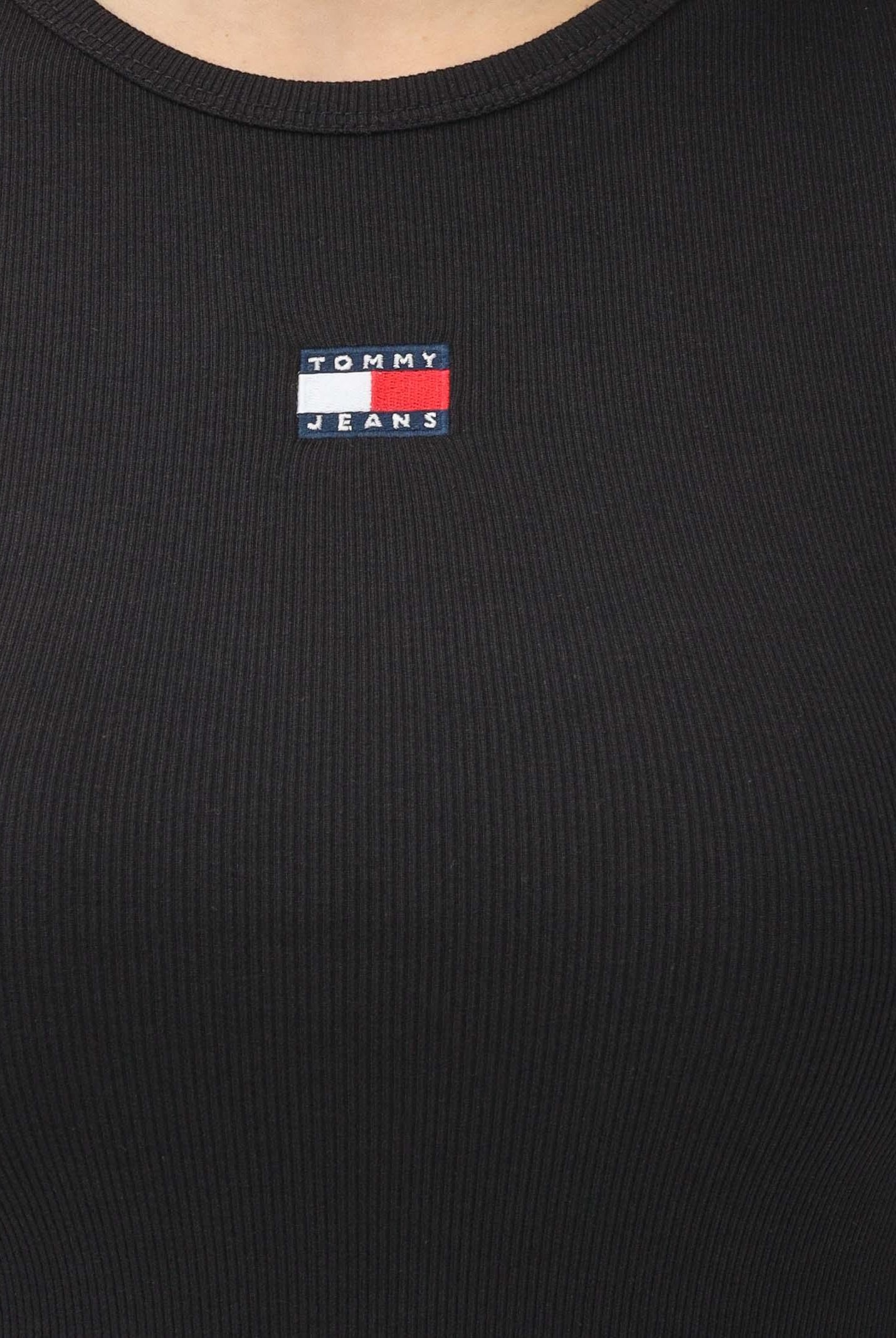 TOMMY JEANS T-shirt a manica corta nera da donna con patch logo DW0DW17881 BDS TOMMY JEANS