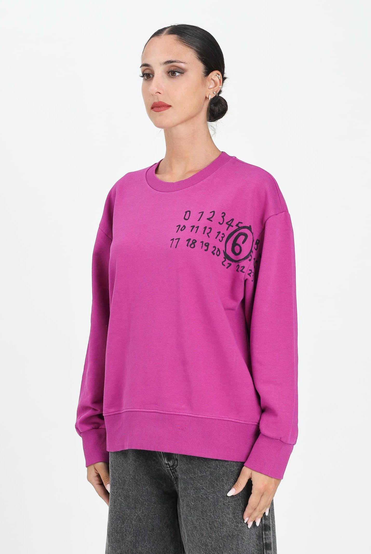 MAISON MARGIELA Felpa girocollo prugna per donna, ragazzi e bambini con il logo Hand Written effetto spennellato M60896MM02X M6602 MAISON MARGIELA