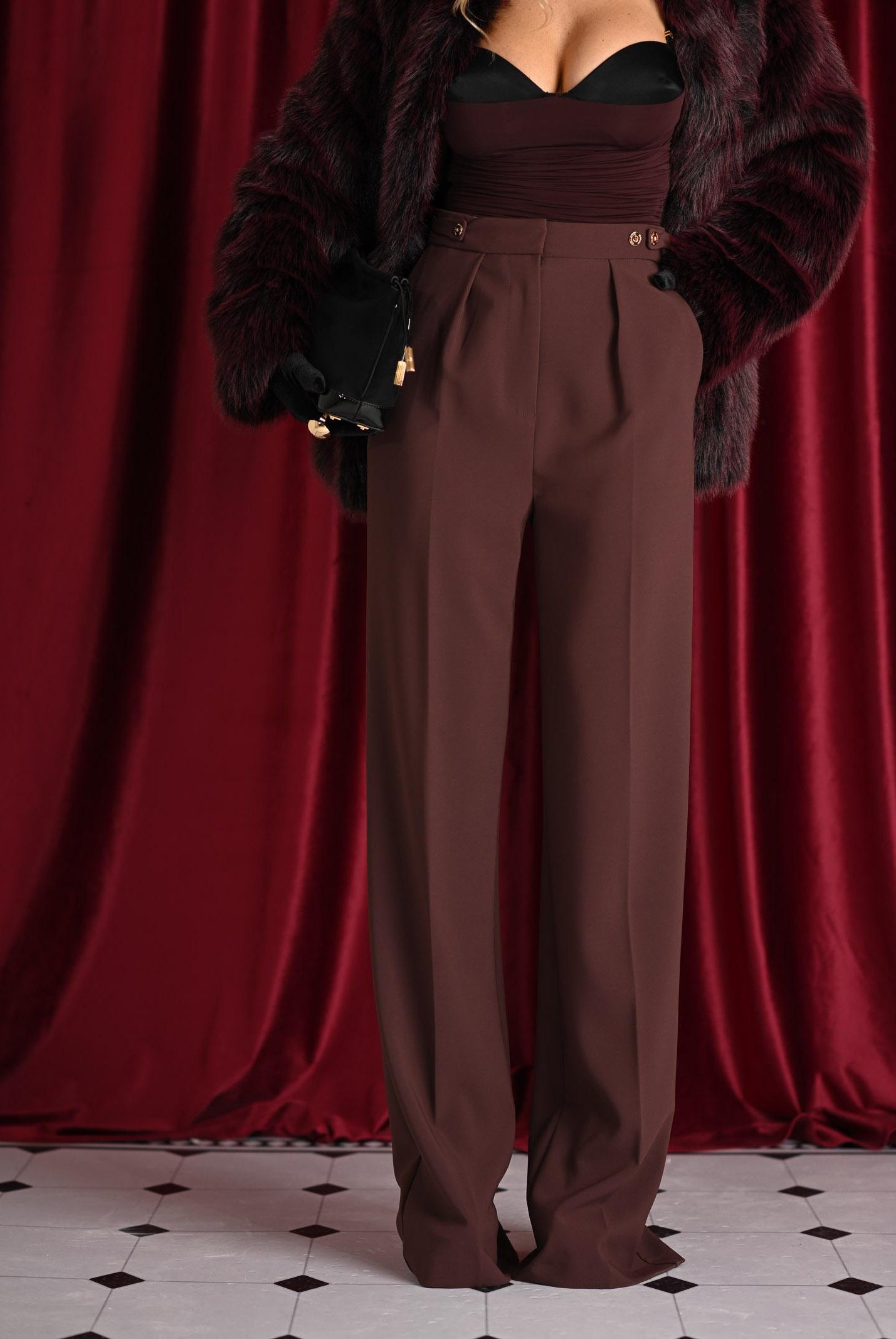 ELISABETTA FRANCHI Pantalone elegante bordeaux da donna con accessorio gioiello PA09956E2 EA4 ELISABETTA FRANCHI