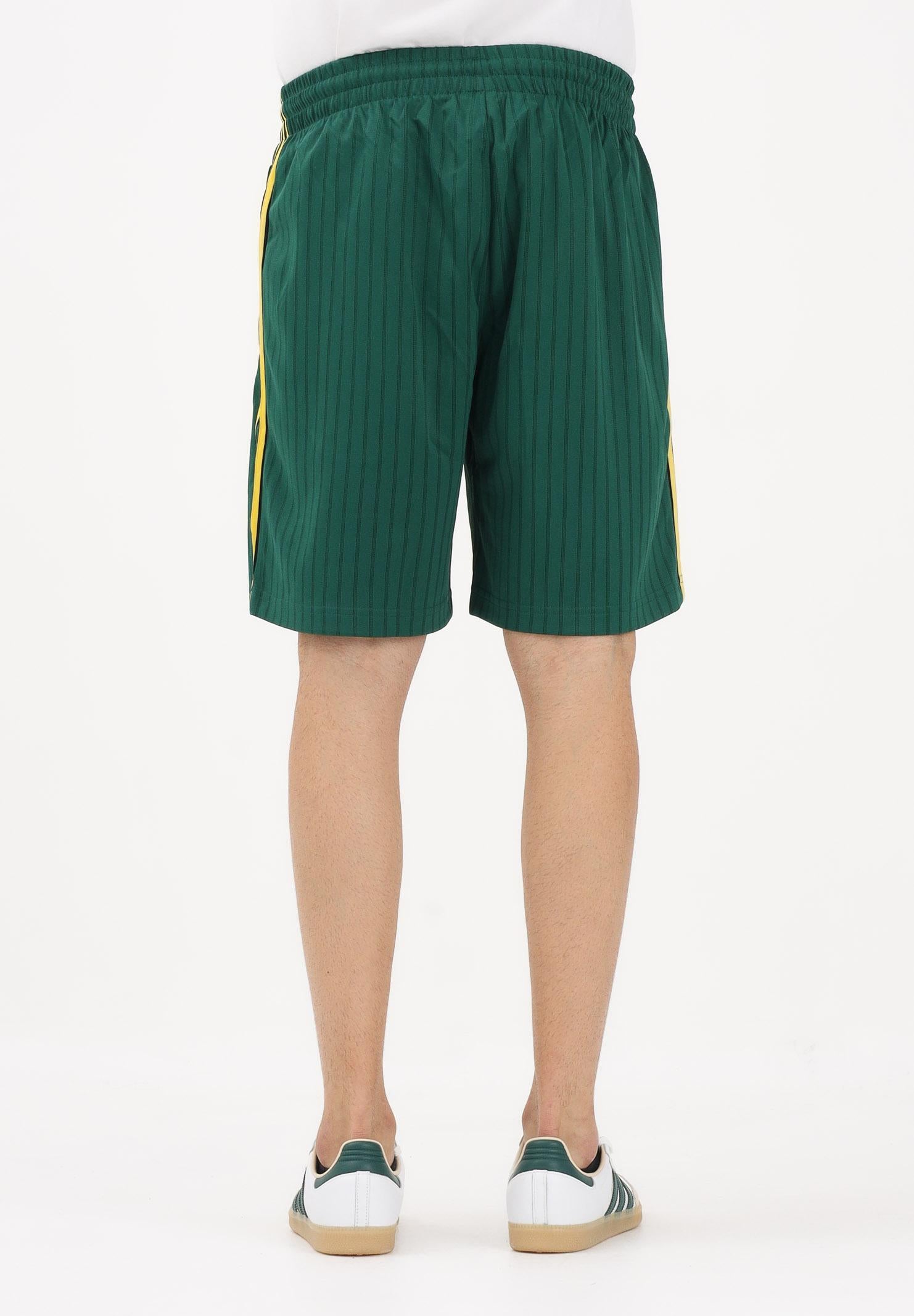 ADIDAS ORIGINALS Shorts sportivo FIREBIRD ENGINEERED STRIPES verde da uomo KS5504 . ADIDAS ORIGINALS