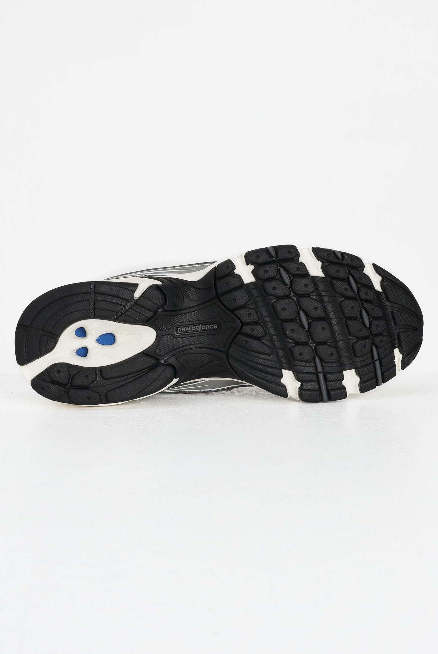 NEW BALANCE Sneakers 740 bianche, argento e nere da uomo U740BK2 . NEW BALANCE
