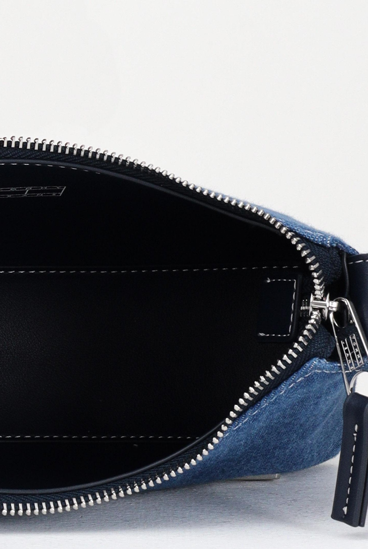 TOMMY JEANS Borsa a spalla in denim blu da donna con logo AW0AW17877 1AF TOMMY JEANS