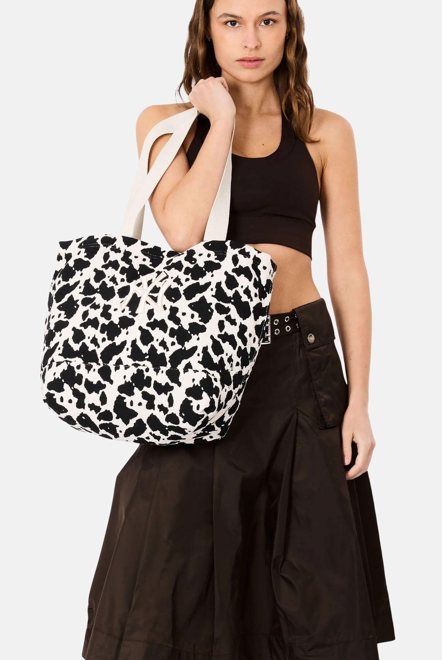 NEW ERA Shopper New York Yankees MLB panna e nera da donna con stampa cow 60771254 . NEW ERA