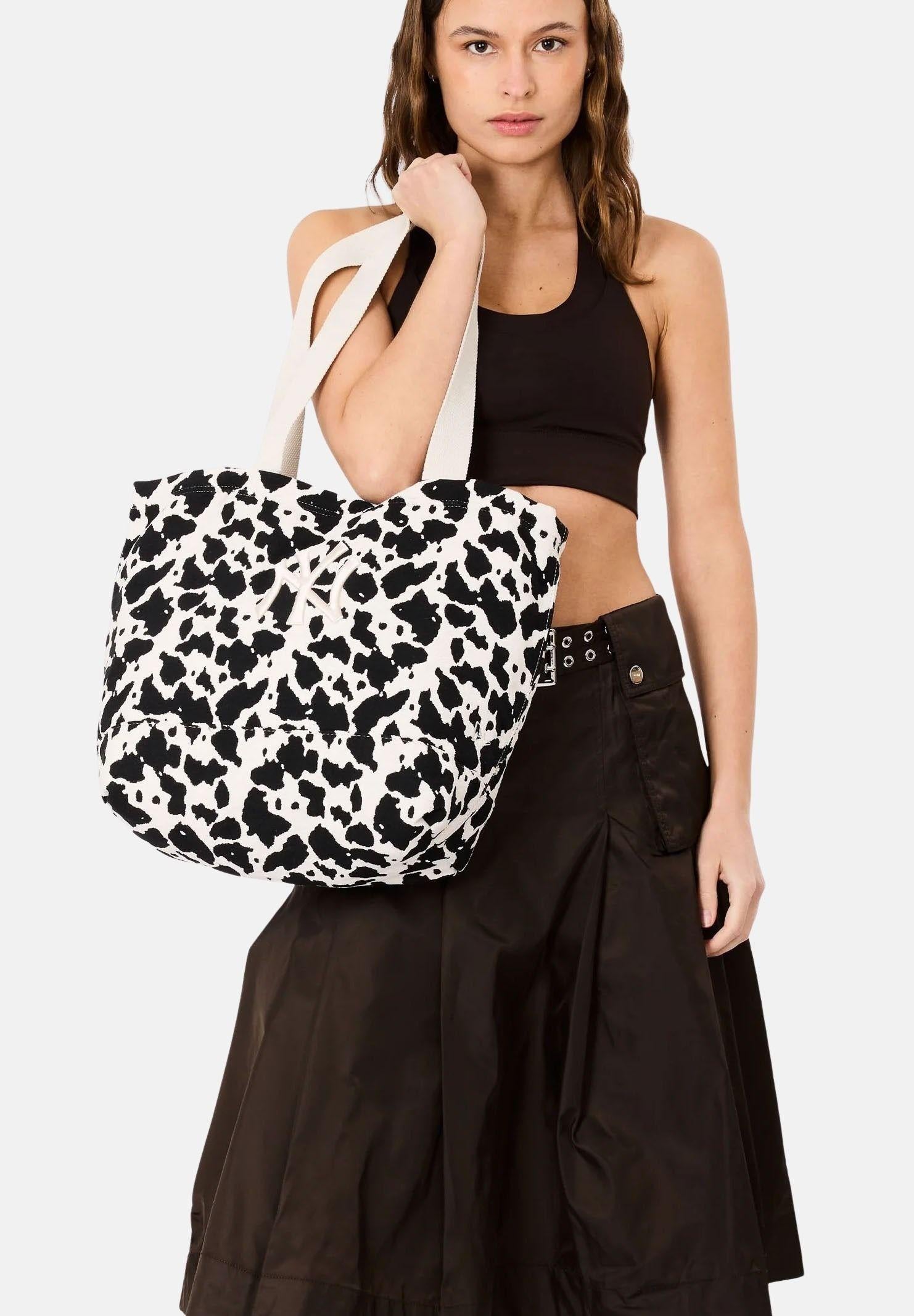 NEW ERA Shopper New York Yankees MLB panna e nera da donna con stampa cow 60771254 . NEW ERA