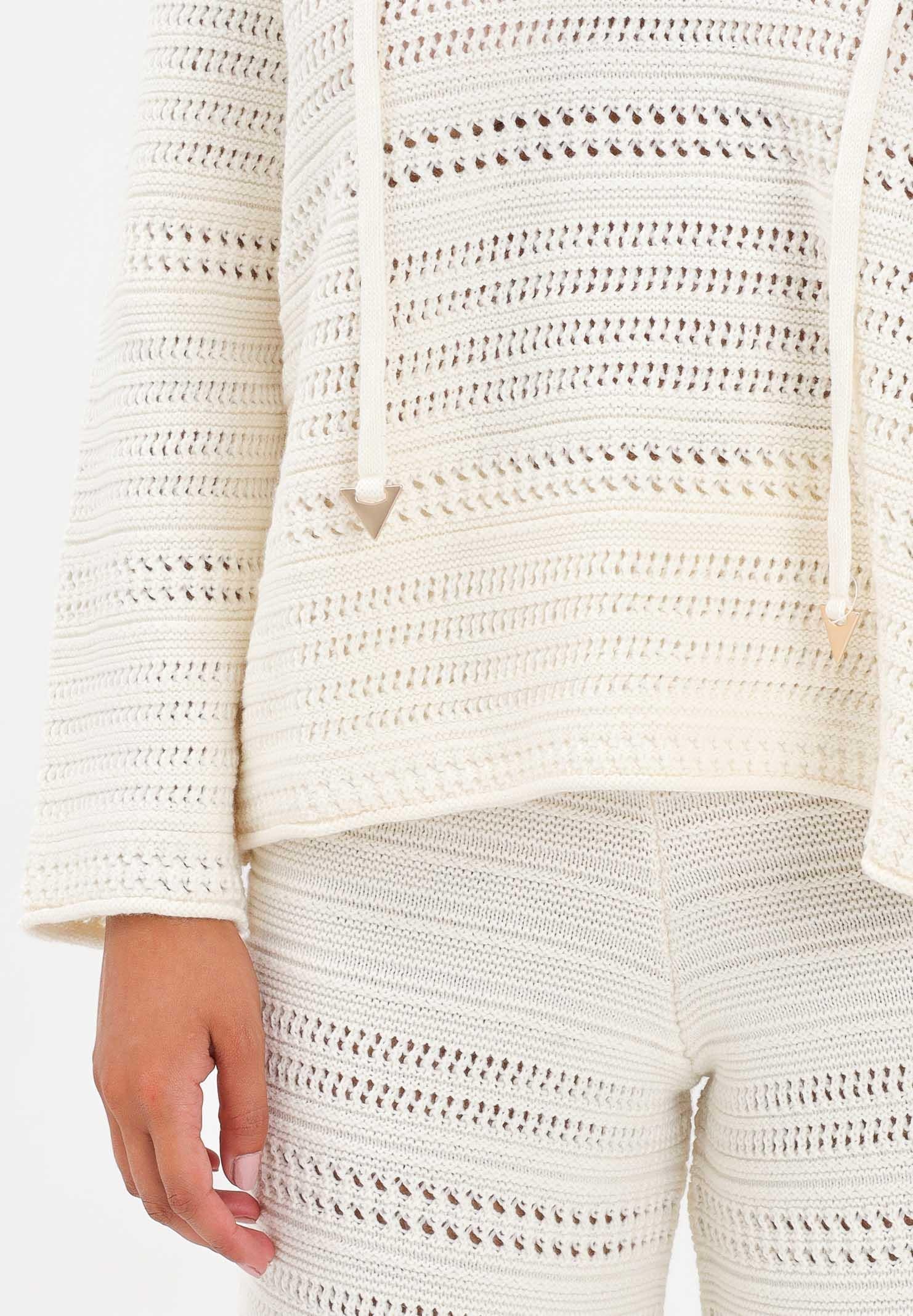 AKEP Maglia con cappuccio panna da donna dalla lavorazione traforata MGKD11065 V2 AKEP