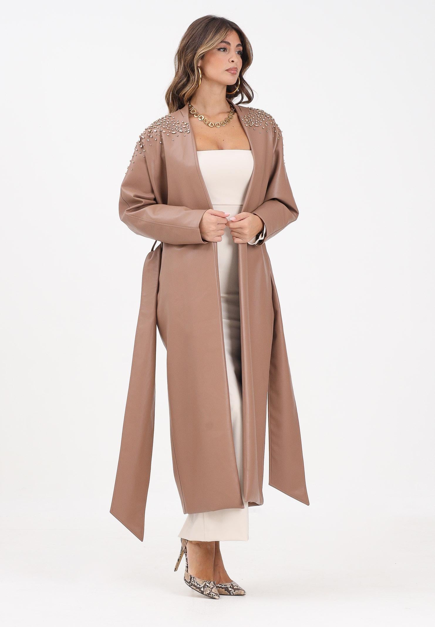 ALMA SANCHEZ Trench Sabelle in ecopelle color cammello da donna AS2526077EP 122 ALMA SANCHEZ