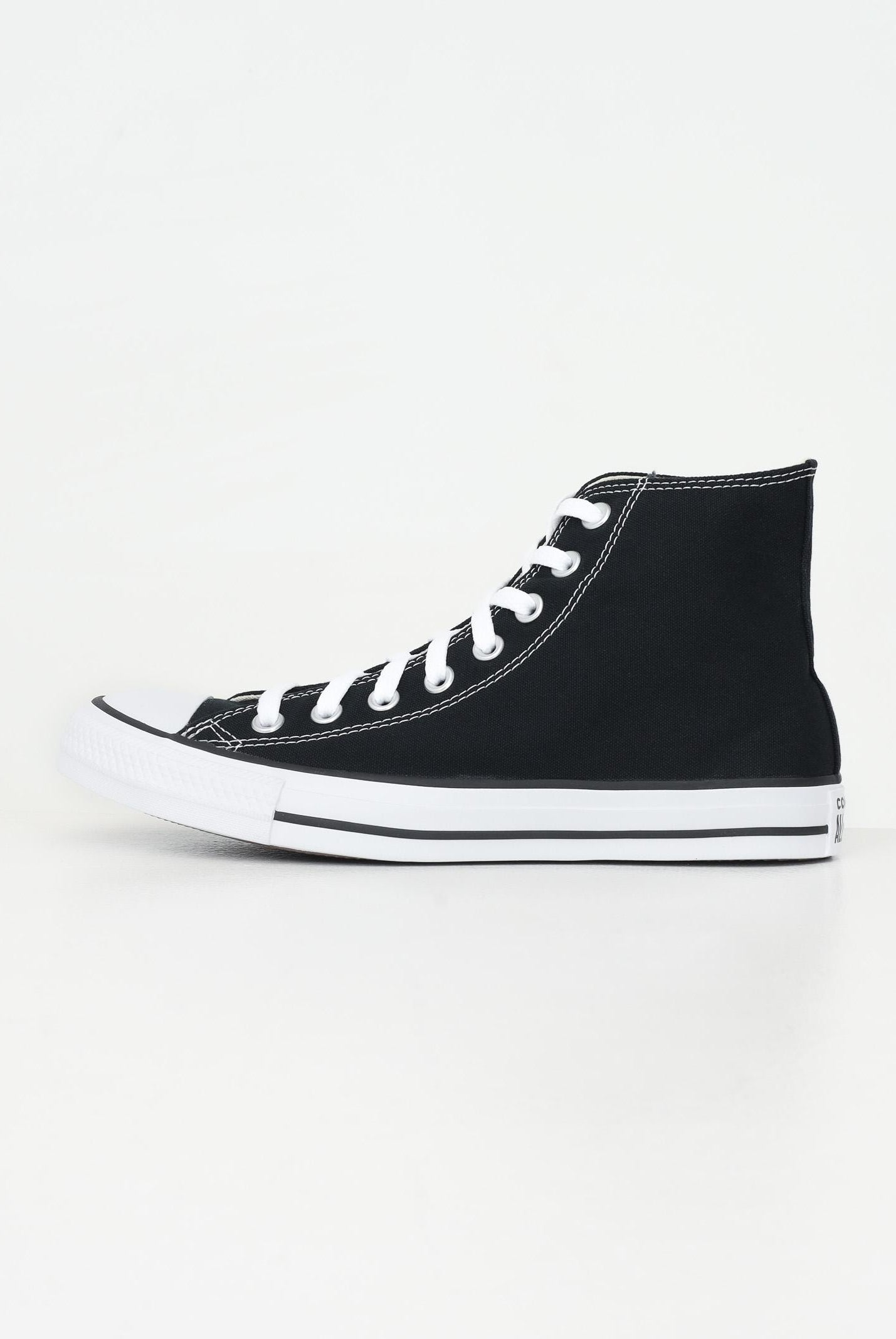 Sneakers CHUCK TAYLOR ALL STAR CLASSIC nere per uomo e donna M9160C . CONVERSE