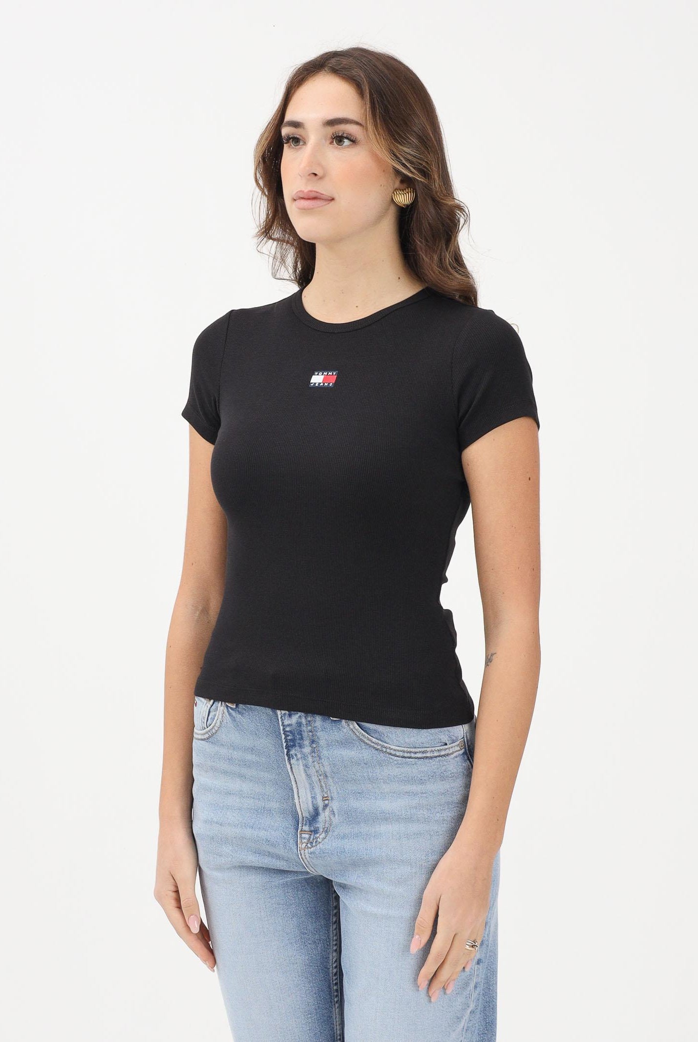 TOMMY JEANS T-shirt a manica corta nera da donna con patch logo DW0DW17881 BDS TOMMY JEANS