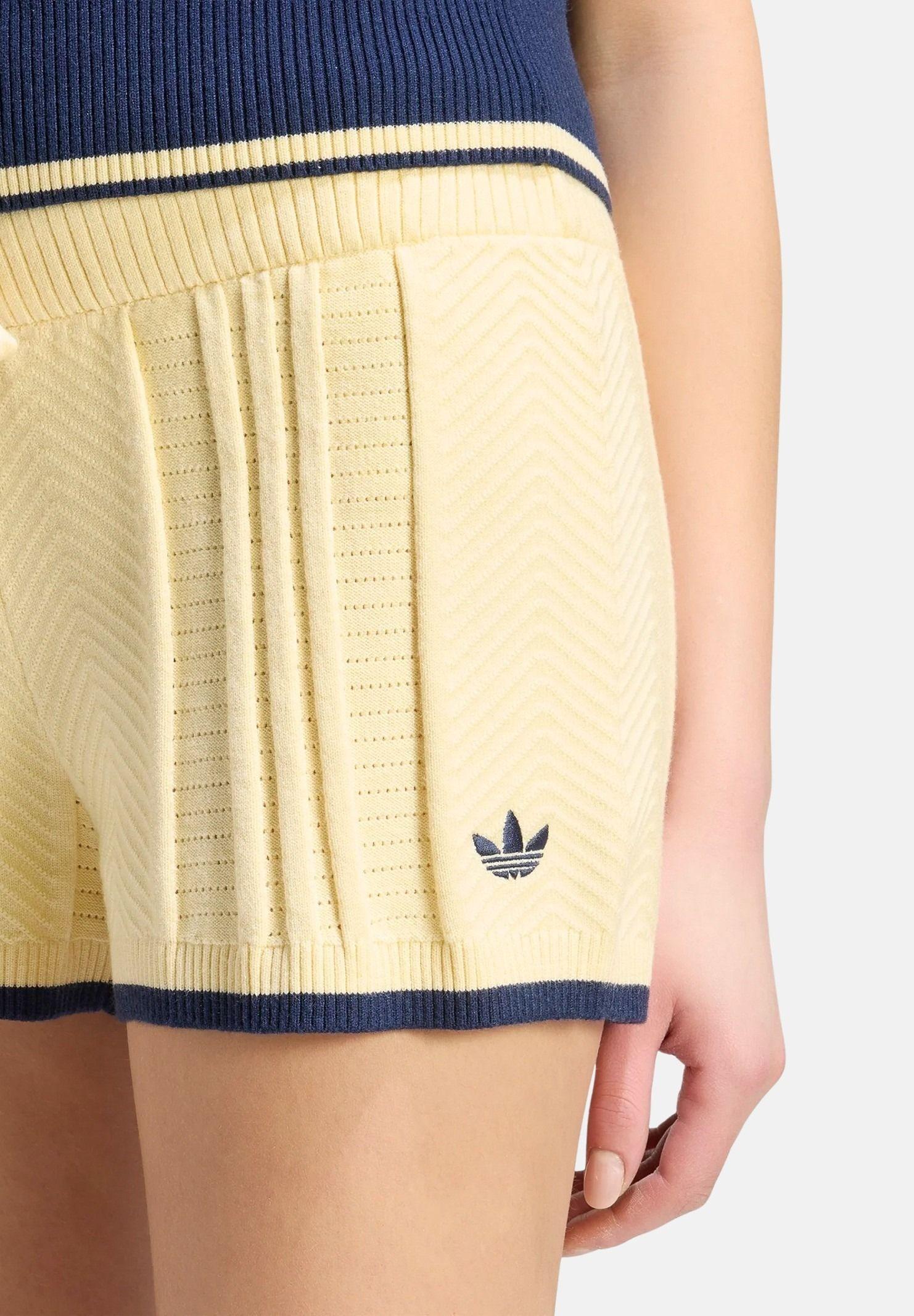 ADIDAS ORIGINALS short Cable Knit Warm Vanilla, giallo chiaro da donna KR7052 . ADIDAS ORIGINALS