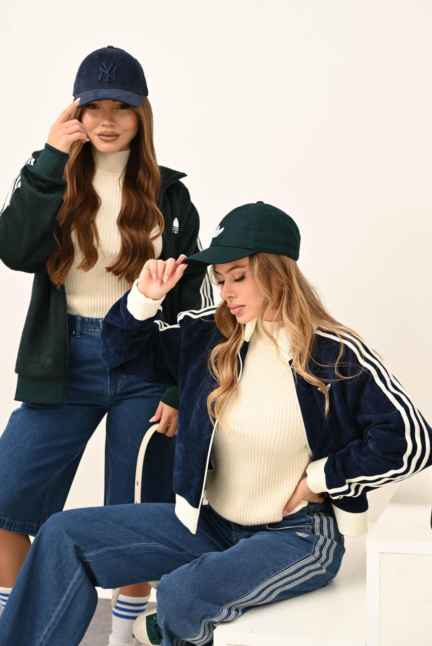 ADIDAS ORIGINALS Felpa con zip ADIDAS ORIGINALS VELOUR KNIT blu da donna KS7779 . ADIDAS ORIGINALS