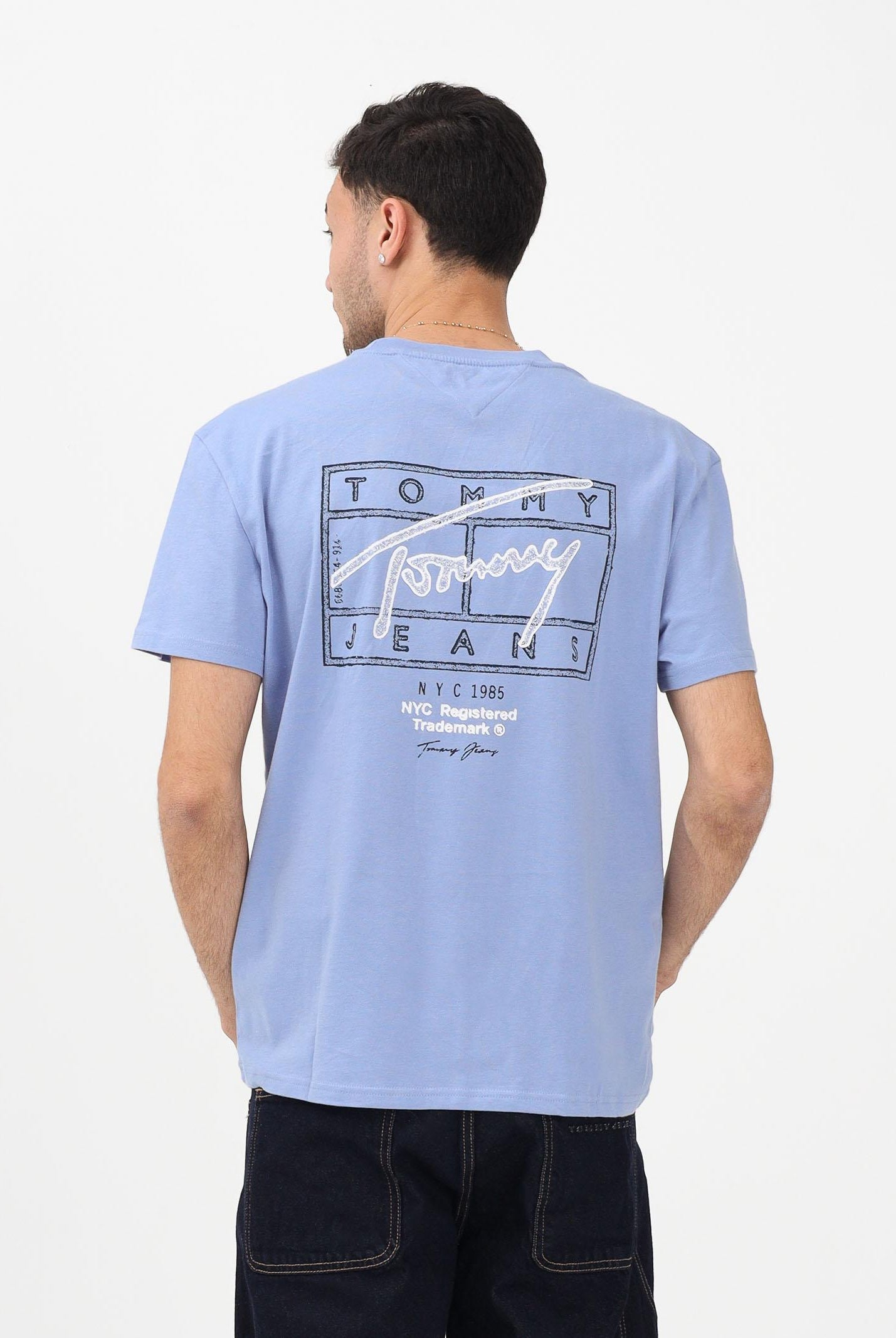 TOMMY JEANS T-shirt a manica corta Signature azzurro polvere da uomo DM0DM22319 C5X TOMMY JEANS