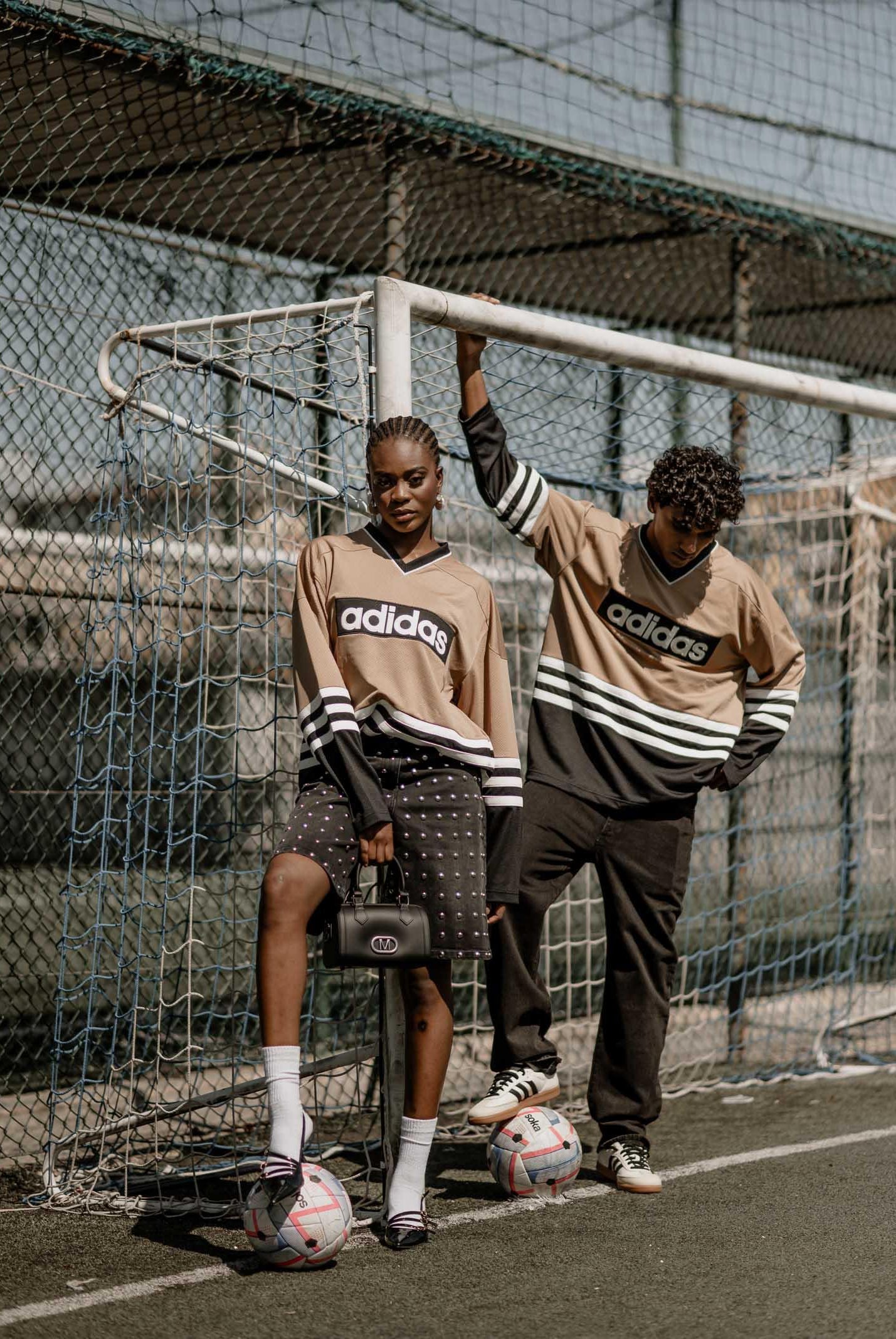 ADIDAS ORIGINALS T-shirt a manica lunga 90s Adidas Hockey Jersey Vintage beige e nera da uomo JY0251 . ADIDAS ORIGINALS