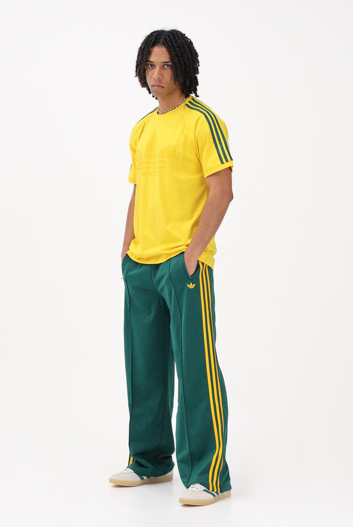 ADIDAS ORIGINALS Pantalone sportivo FIREBIRD LOOSE verde e giallo da uomo KG3707 . ADIDAS ORIGINALS