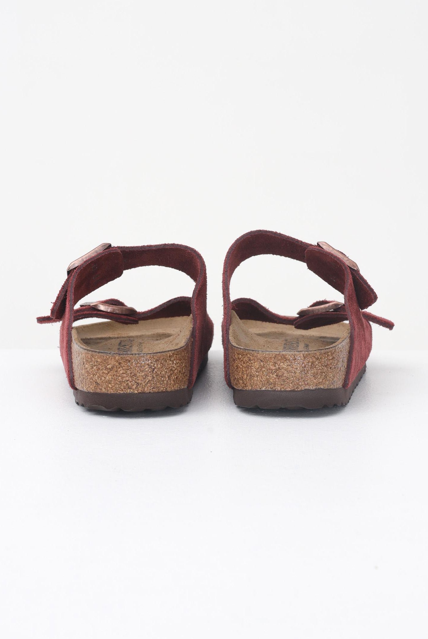 BIRKENSTOCK Ciabatte Arizona in pelle scamosciata bordeaux per uomo e donna 1028331 . BIRKENSTOCK