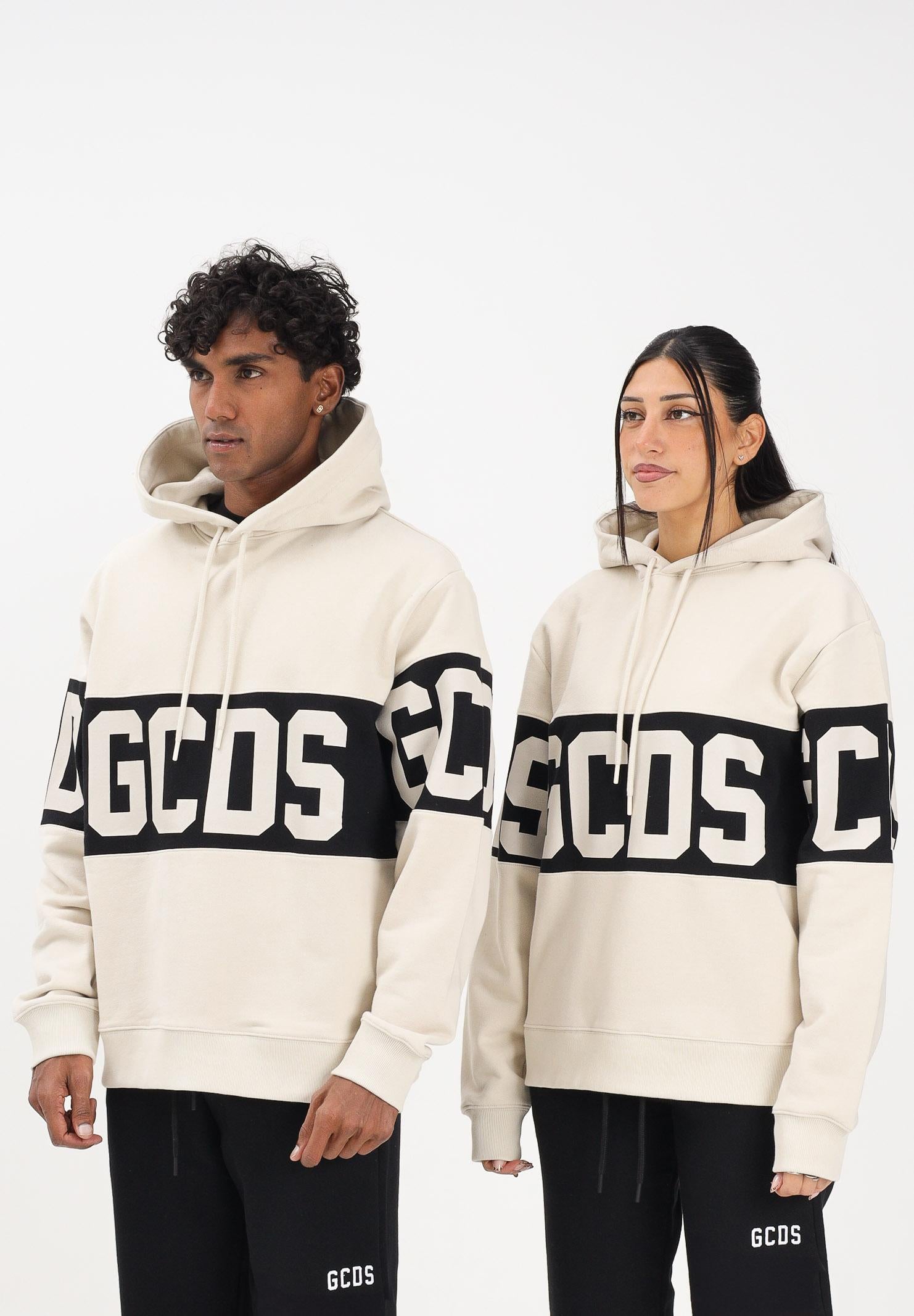 GCDS Felpa con cappuccio beige per uomo e donna caratterizzata da banda a contrasto e logo B1XM1900JD1 09 GCDS