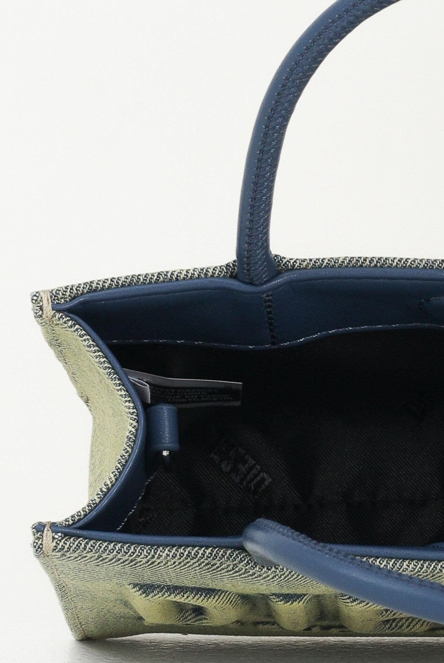 DIESEL Borsa DSL 3D in denim solarizzato da donna con logo istituzionale J02529P5499 H8457 DIESEL
