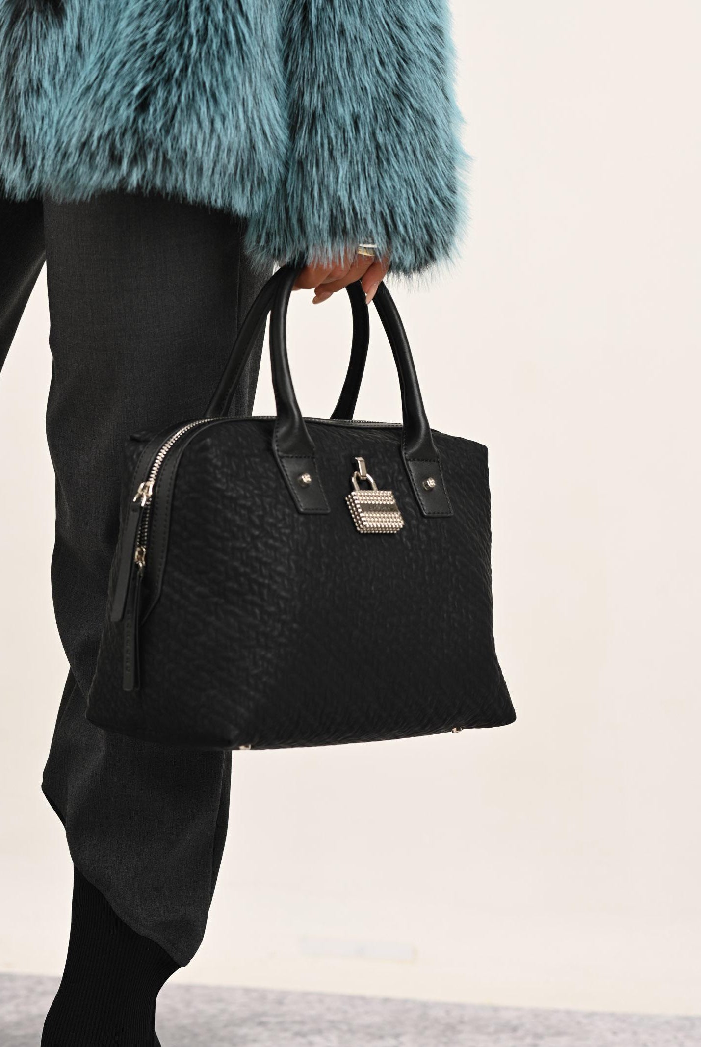 RICHMOND Borsa nera da donna con lucchetto e logo RWA25195BO BL RICHMOND