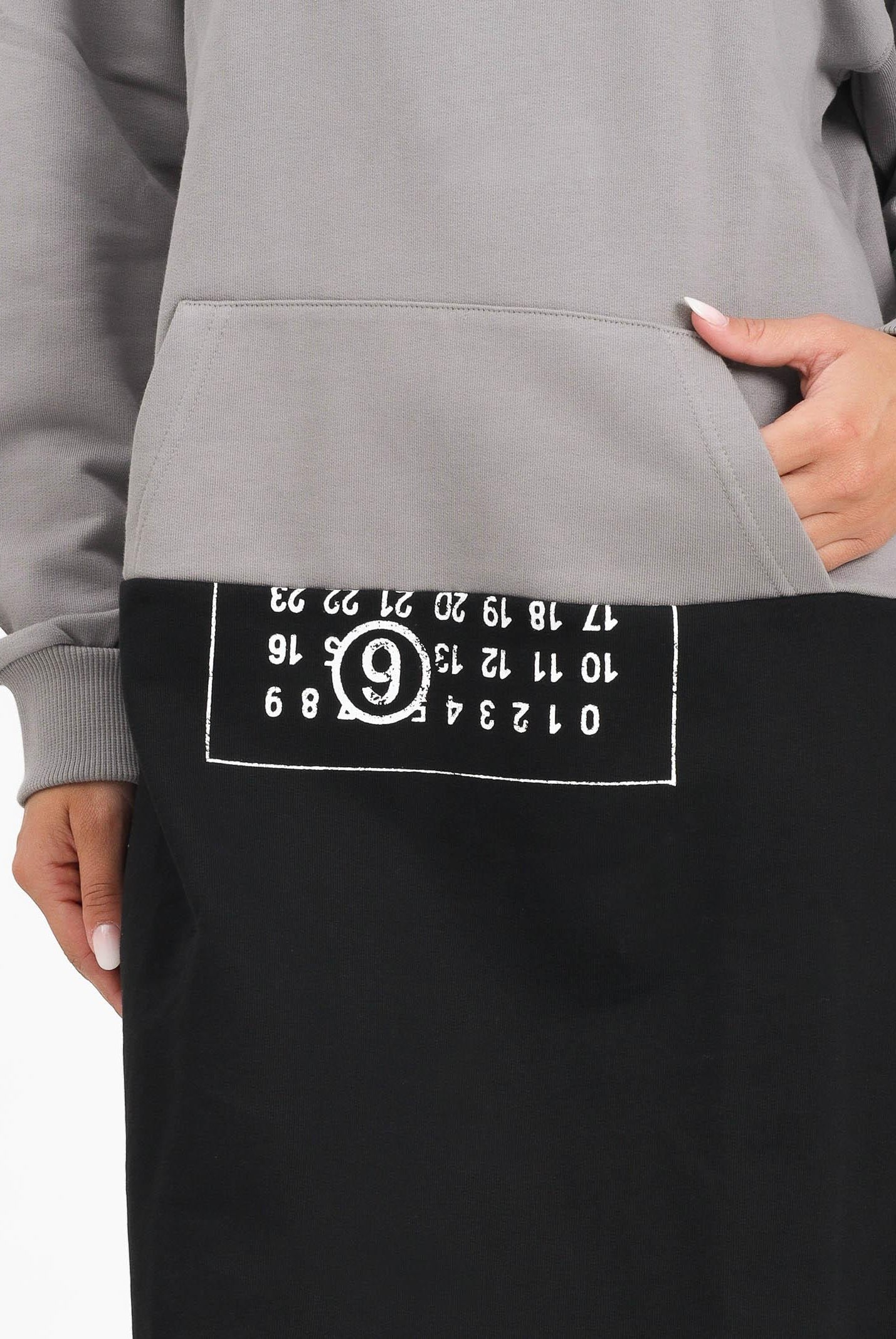 MAISON MARGIELA Abito maxi felpa grigia e nera per donna e ragazze dallo stile re-cut MM6 M60852MM04H M6C37 MAISON MARGIELA